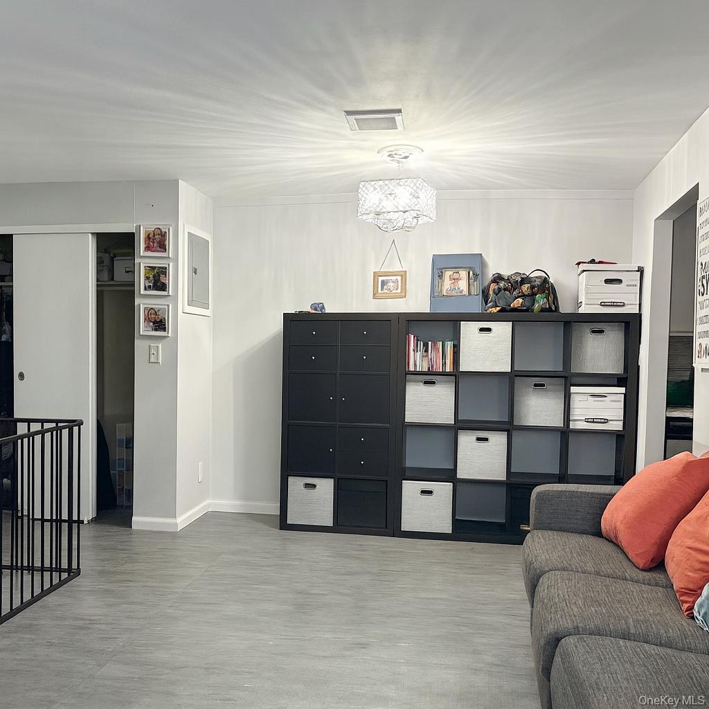 13 Pinebrook Place # 13, Bay Shore, NY 11706