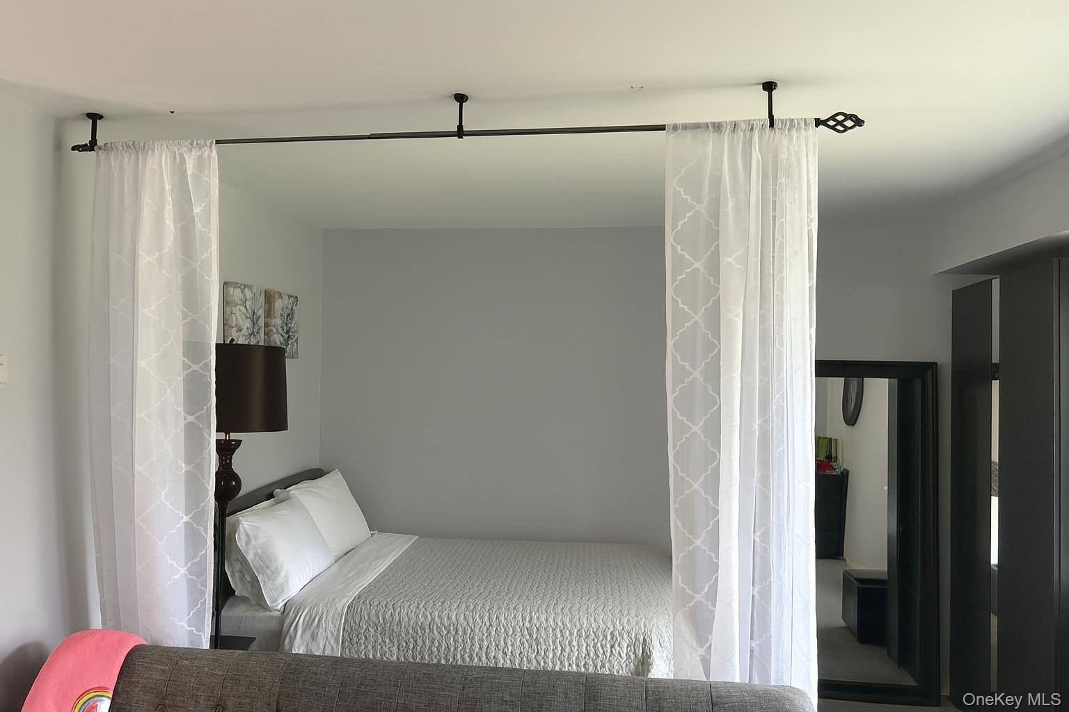 13 Pinebrook Place # 13, Bay Shore, NY 11706