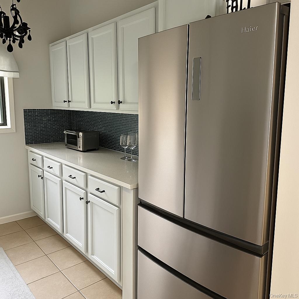 13 Pinebrook Place # 13, Bay Shore, NY 11706