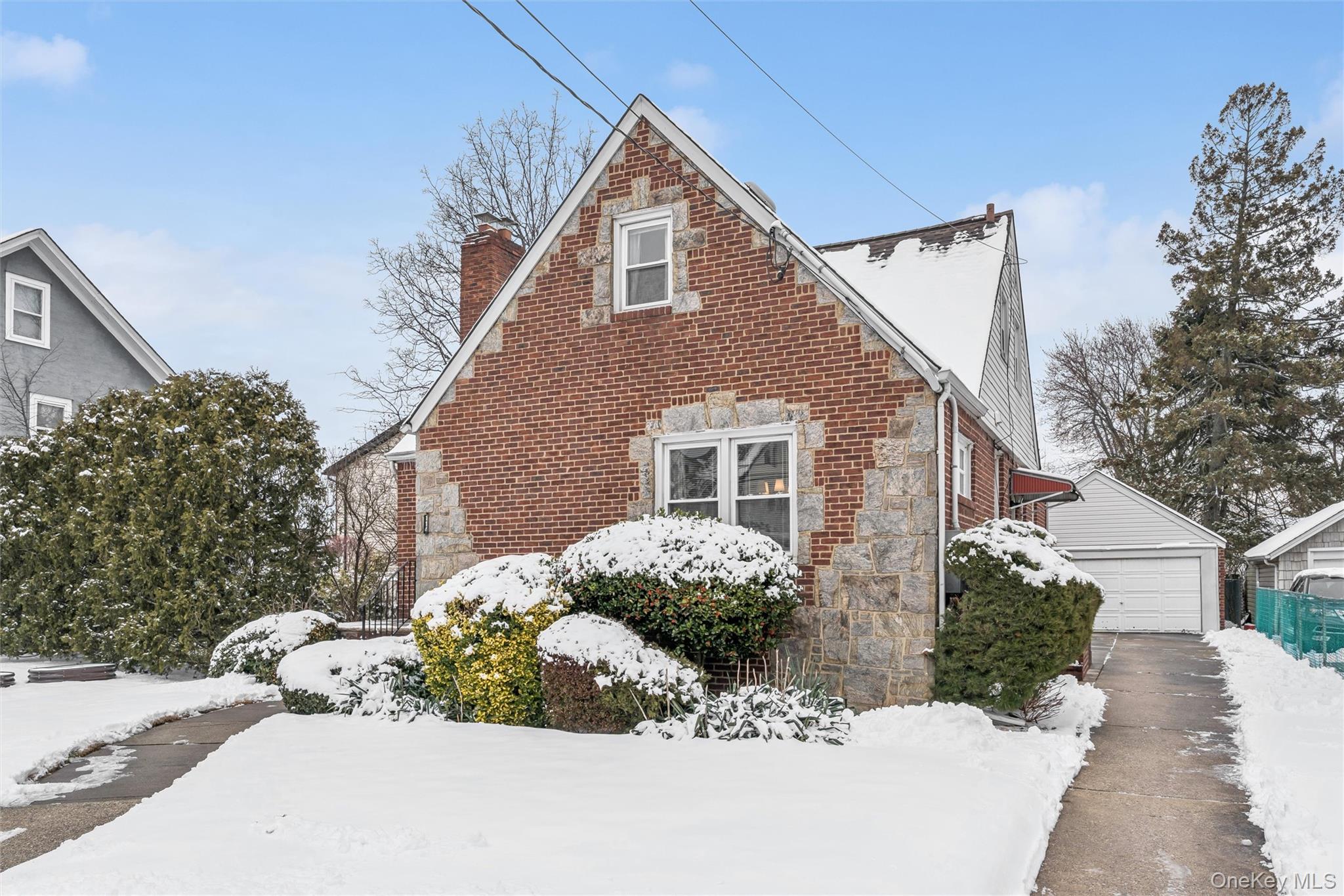 114 Lexington Avenue, Franklin Square, NY 11010