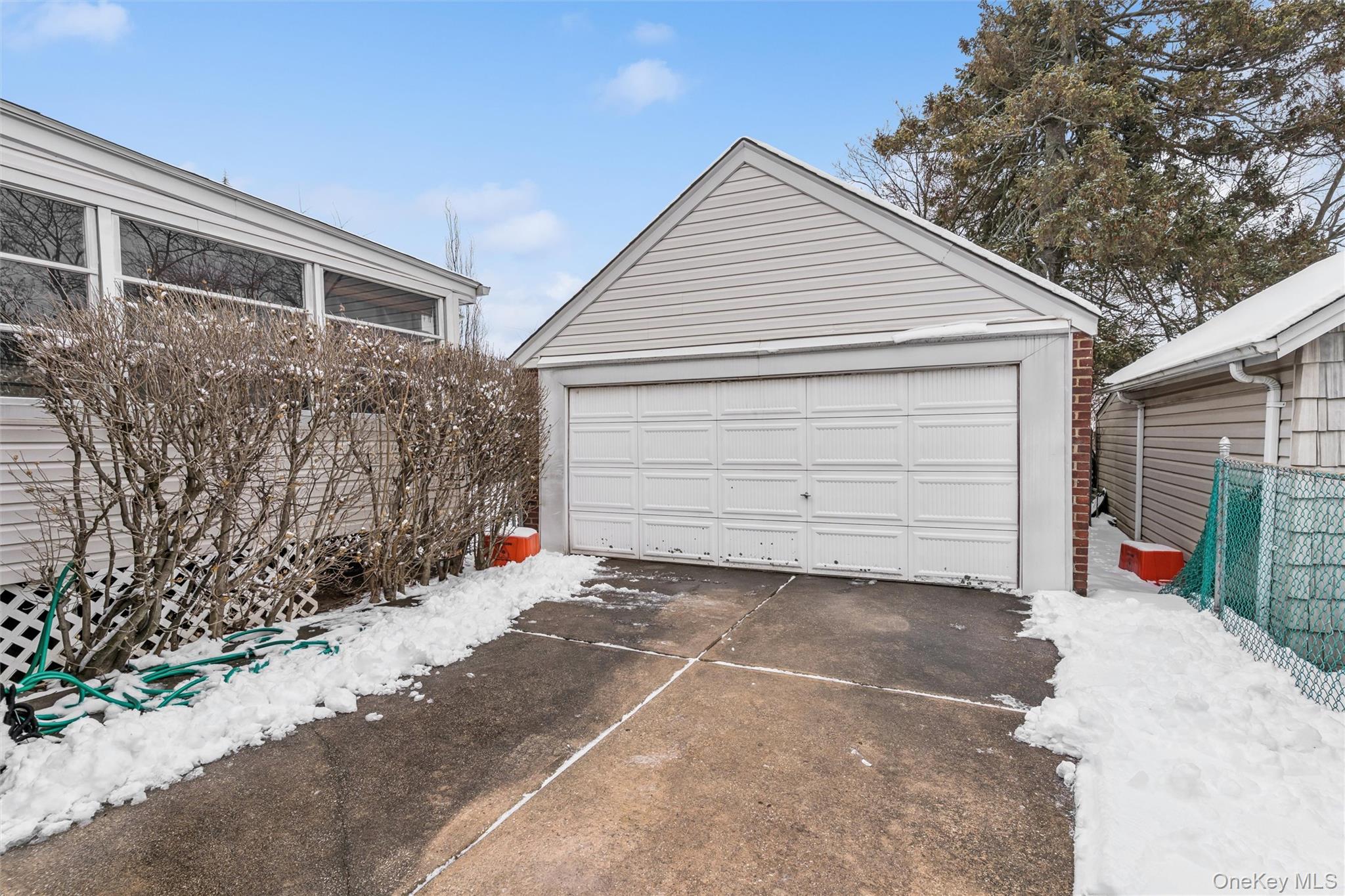 114 Lexington Avenue, Franklin Square, NY 11010