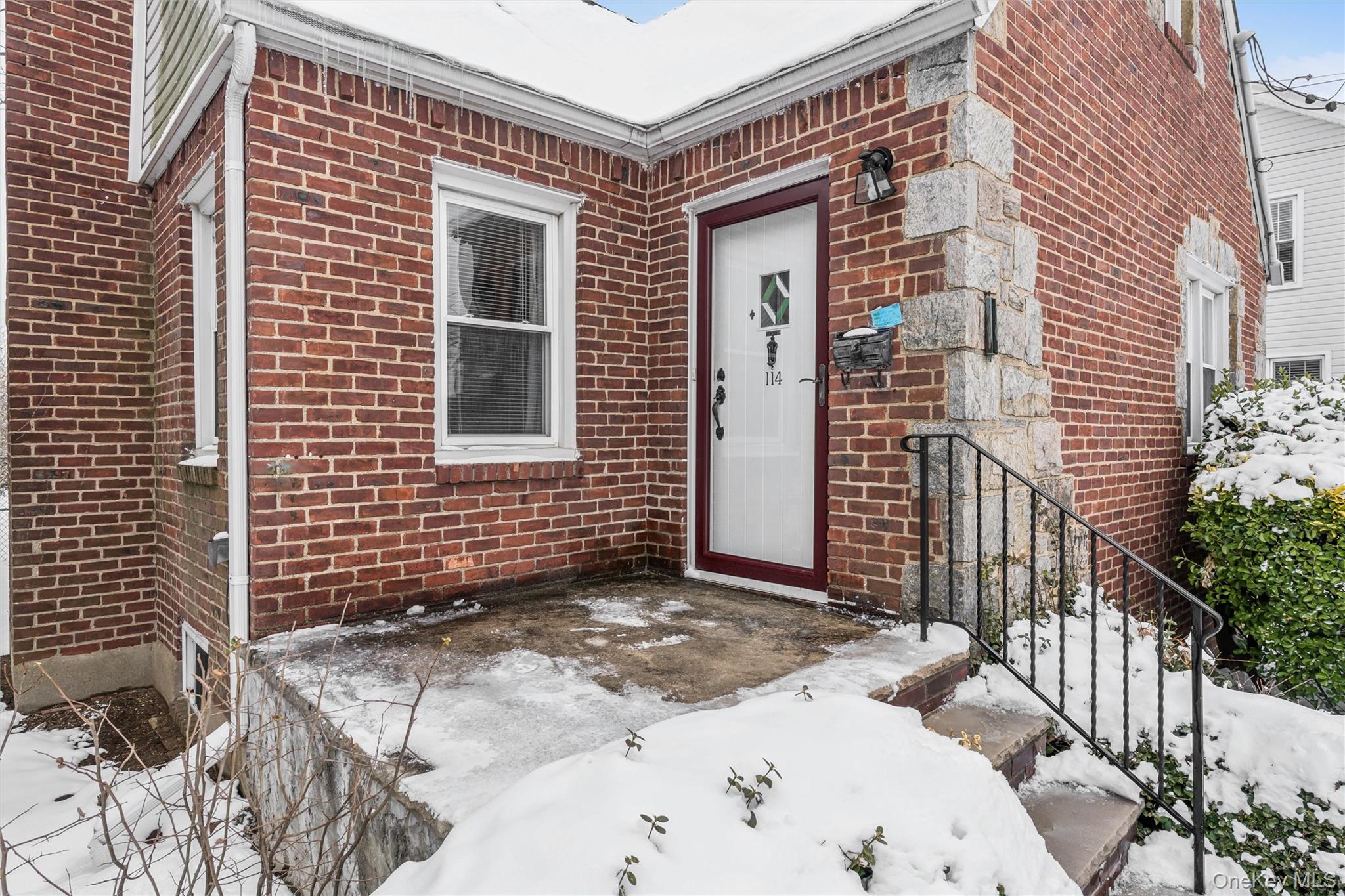 114 Lexington Avenue, Franklin Square, NY 11010