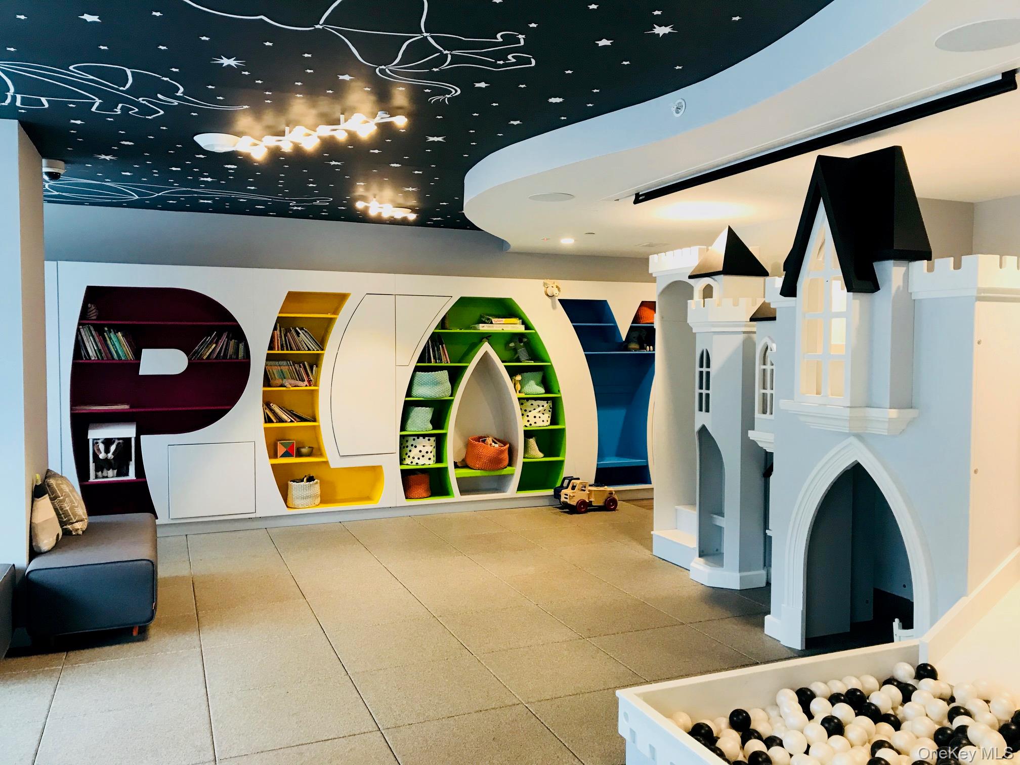 131-01 40th Road # 19A, Flushing, NY 11354