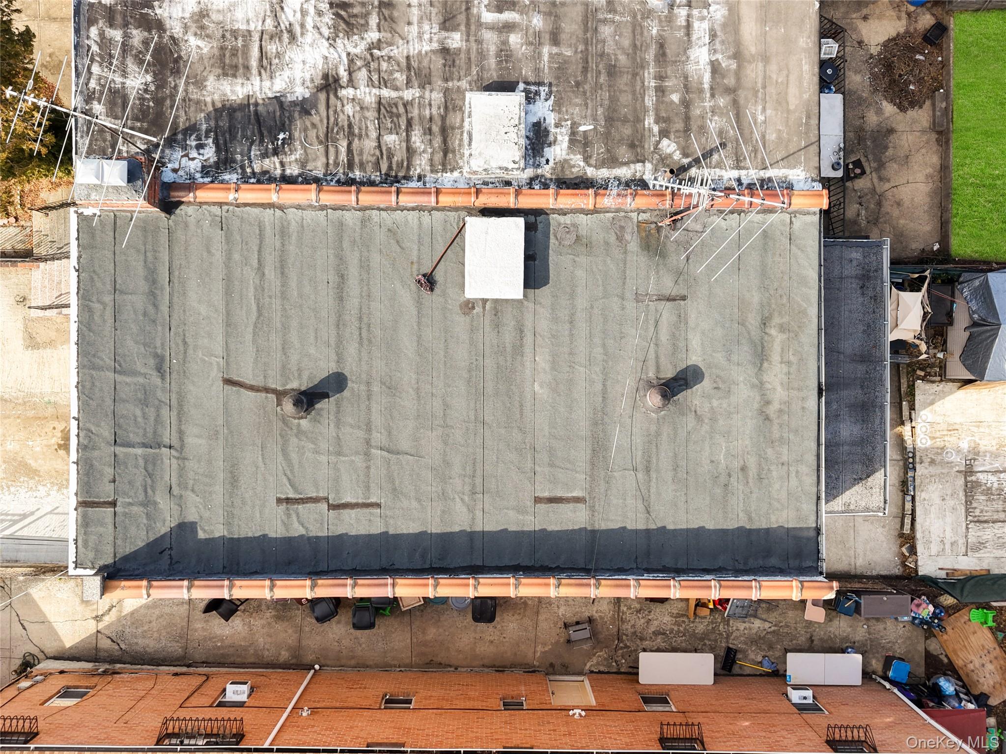 1031 E 225, Bronx, NY 10466