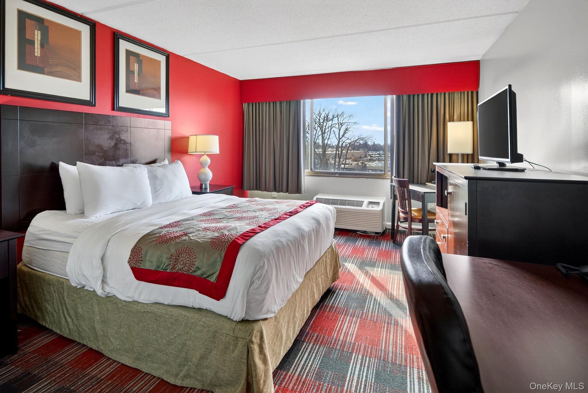 3 Watervliet Ave Ext, Colonie, NY 12206