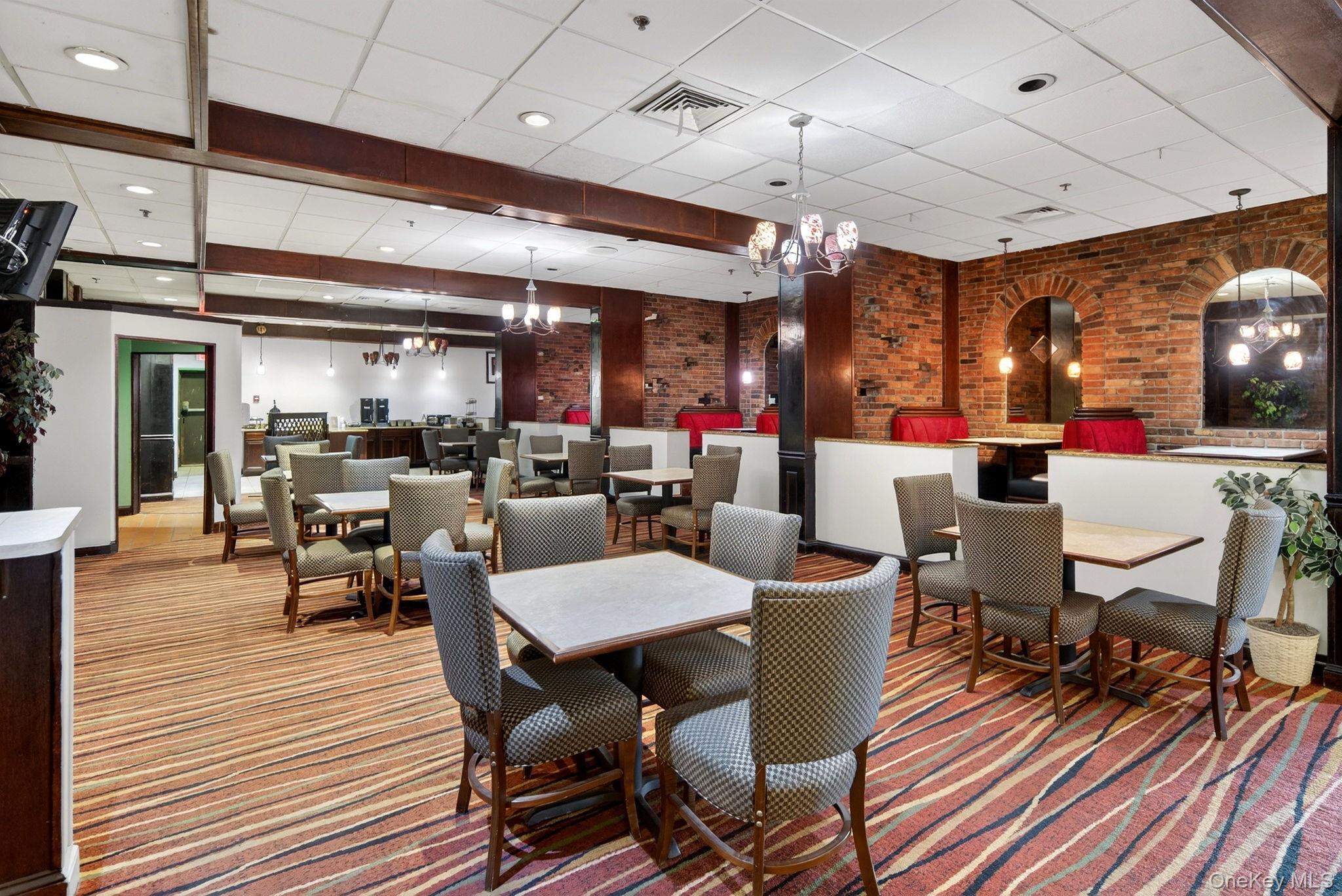 3 Watervliet Ave Ext, Colonie, NY 12206