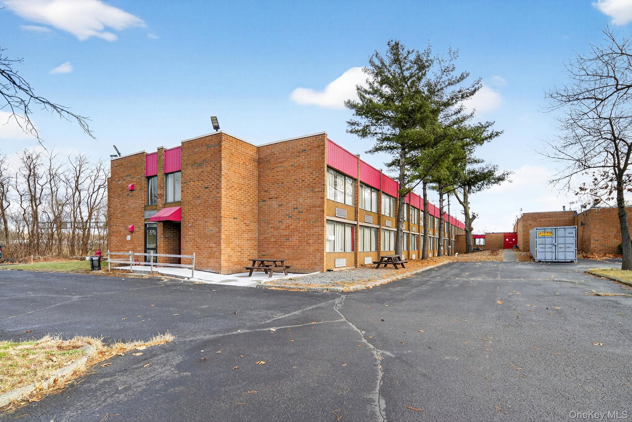 3 Watervliet Ave Ext, Colonie, NY 12206