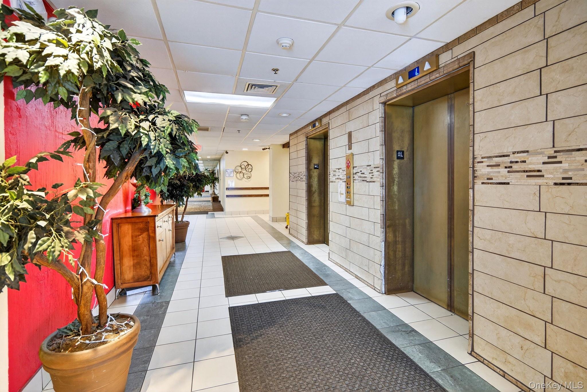 3 Watervliet Ave Ext, Colonie, NY 12206