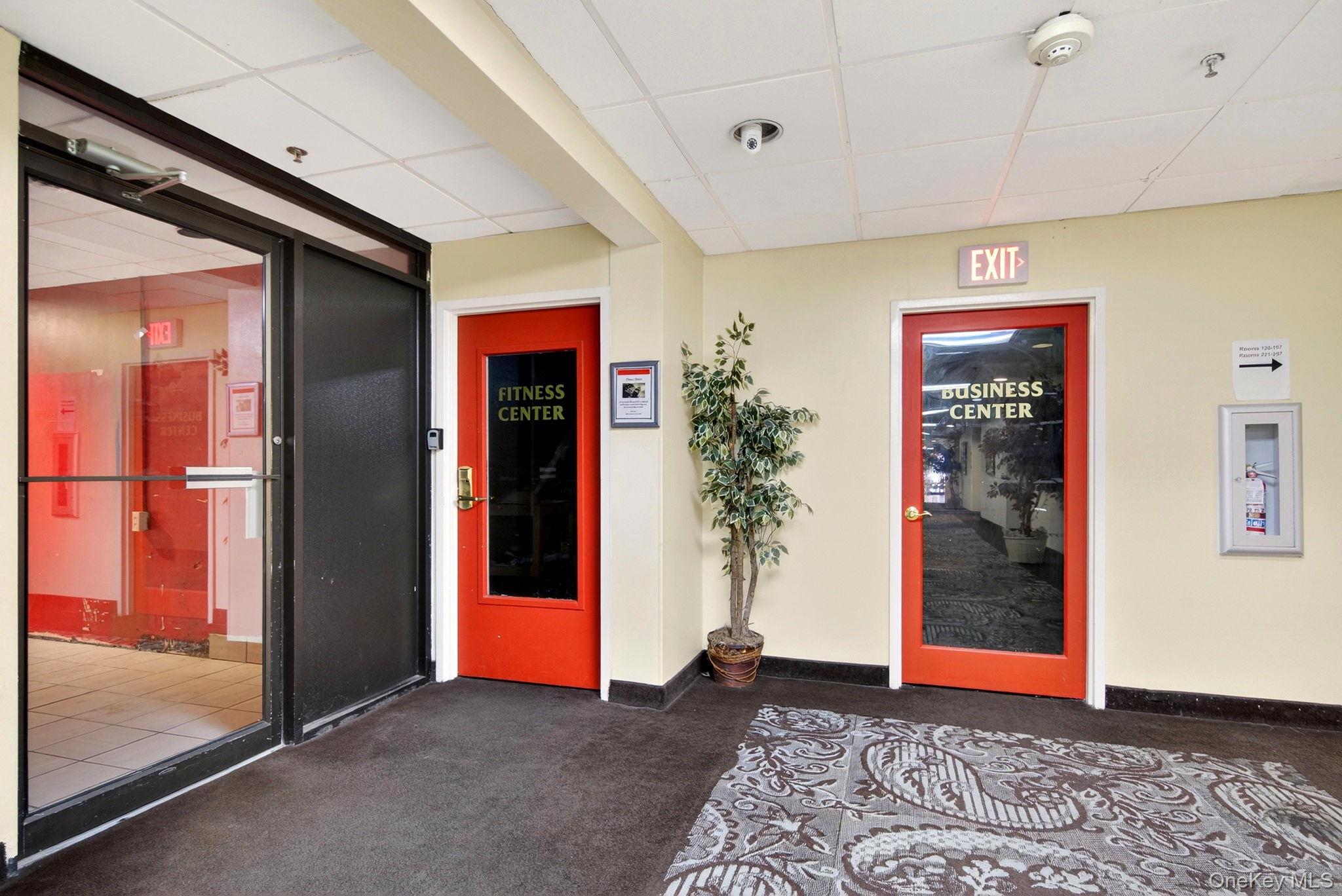 3 Watervliet Ave Ext, Colonie, NY 12206