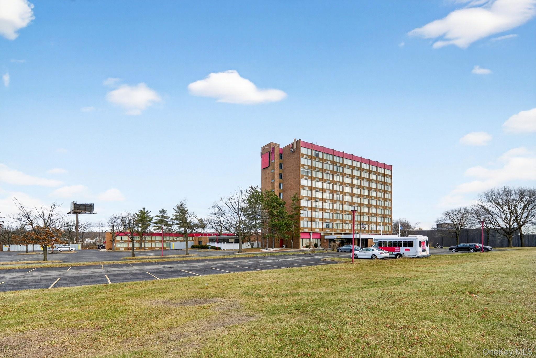 3 Watervliet Ave Ext, Colonie, NY 12206