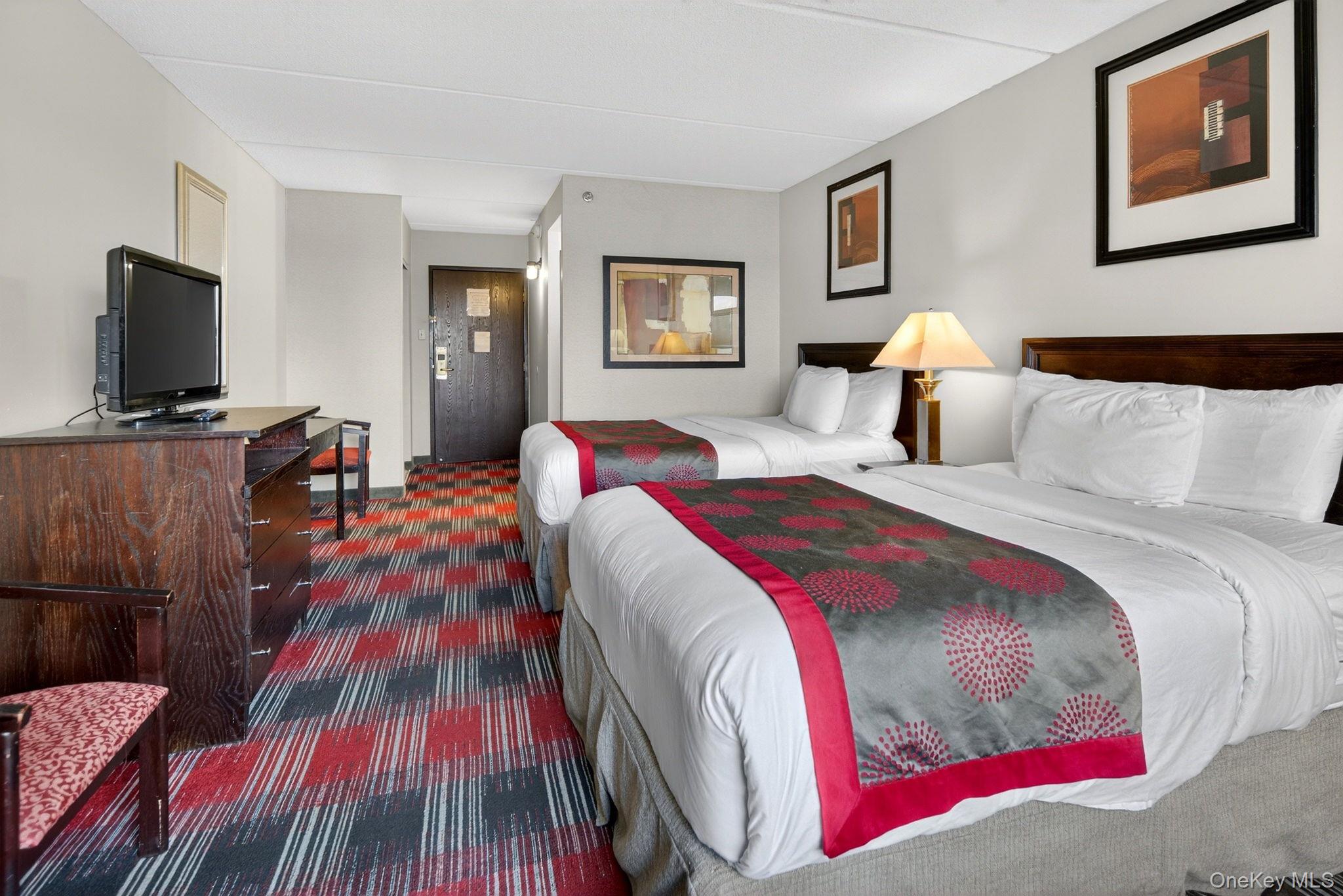 3 Watervliet Ave Ext, Colonie, NY 12206