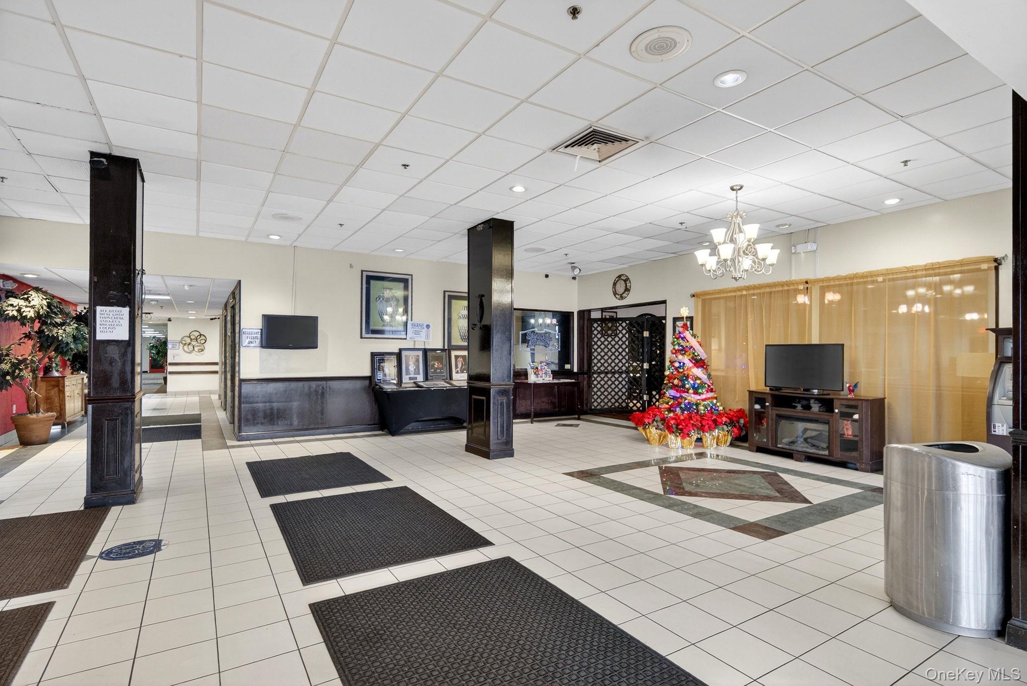 3 Watervliet Ave Ext, Colonie, NY 12206