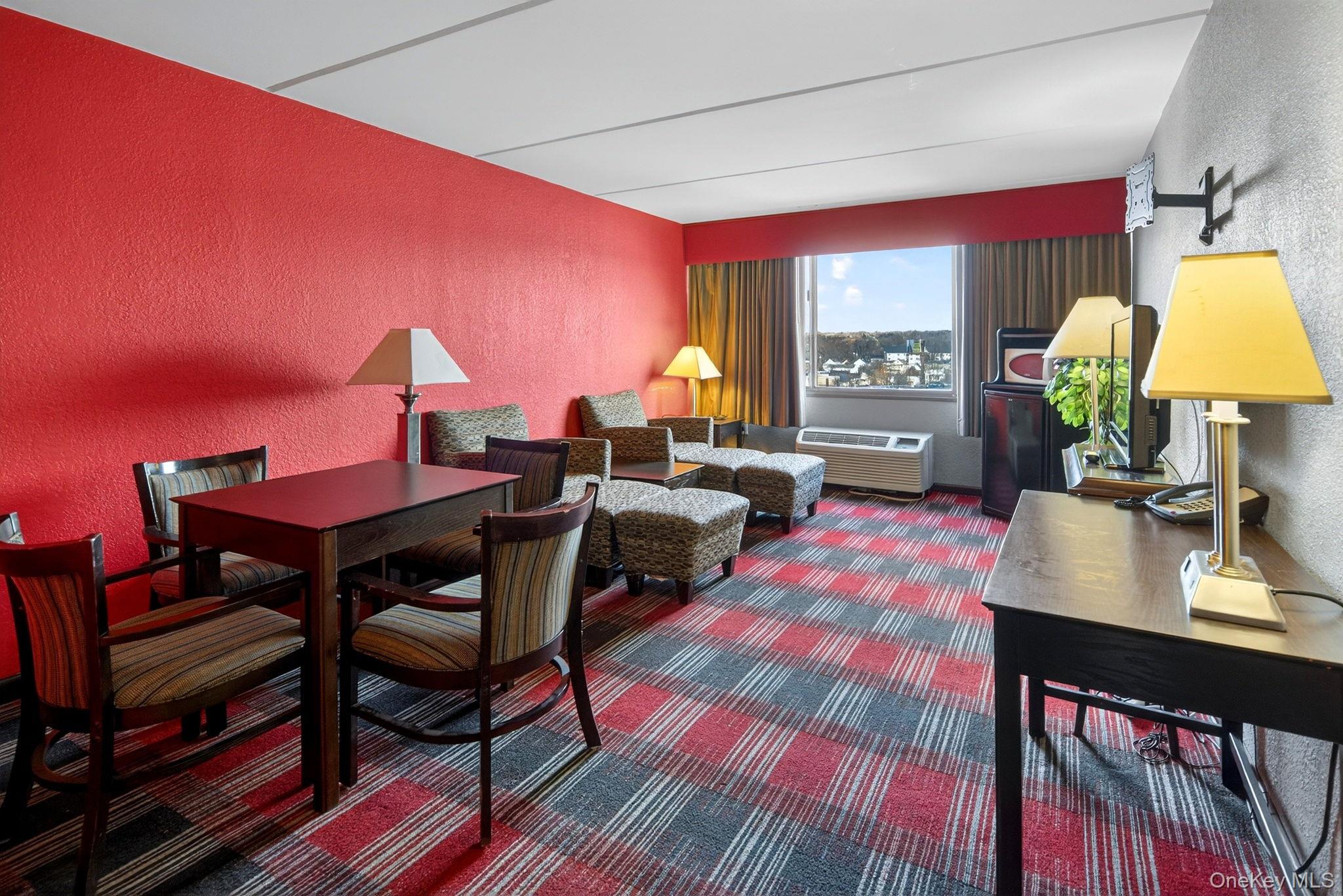 3 Watervliet Ave Ext, Colonie, NY 12206