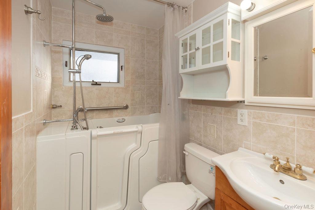 158 Reville Street, Bronx, NY 10464