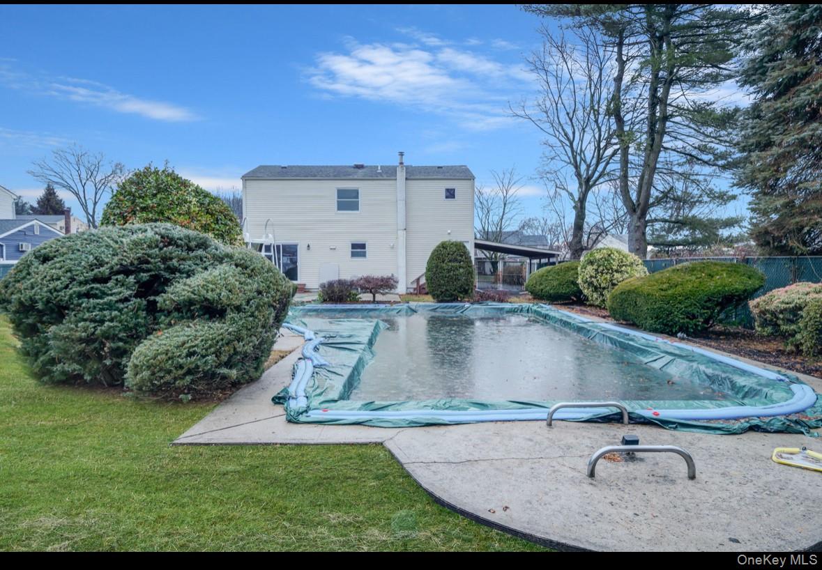 39 2nd Place, Central Islip, NY 11722