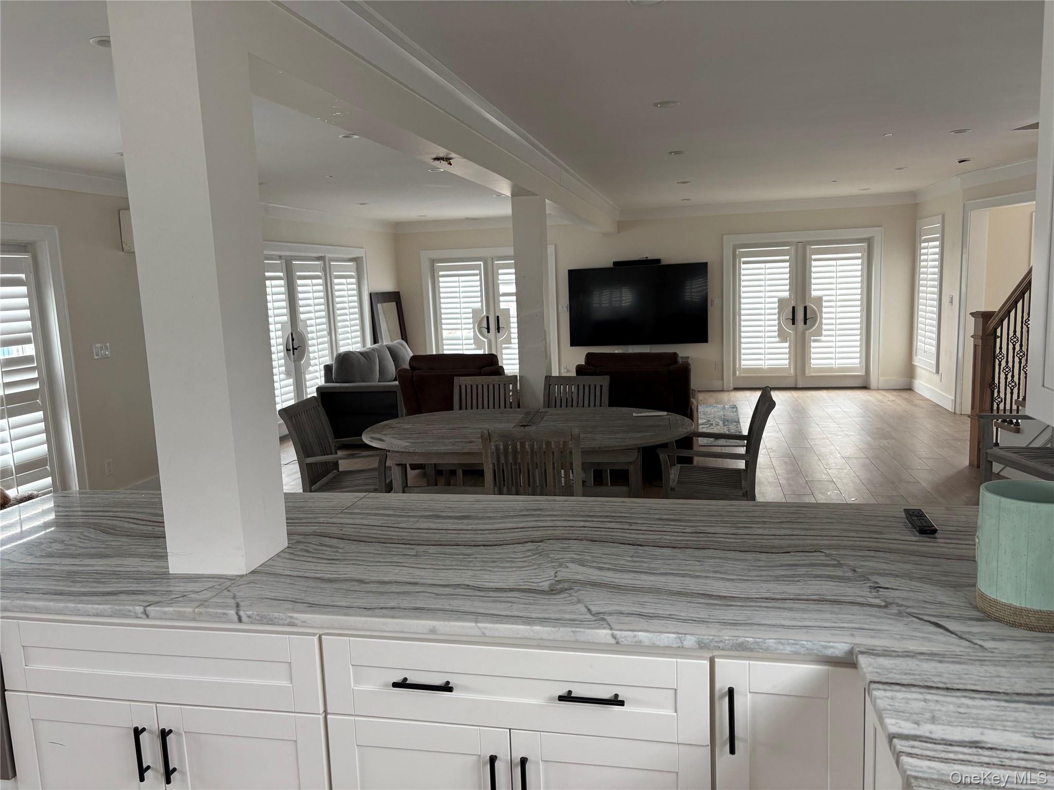 2 Bay 9th Street, West Islip, NY 11795