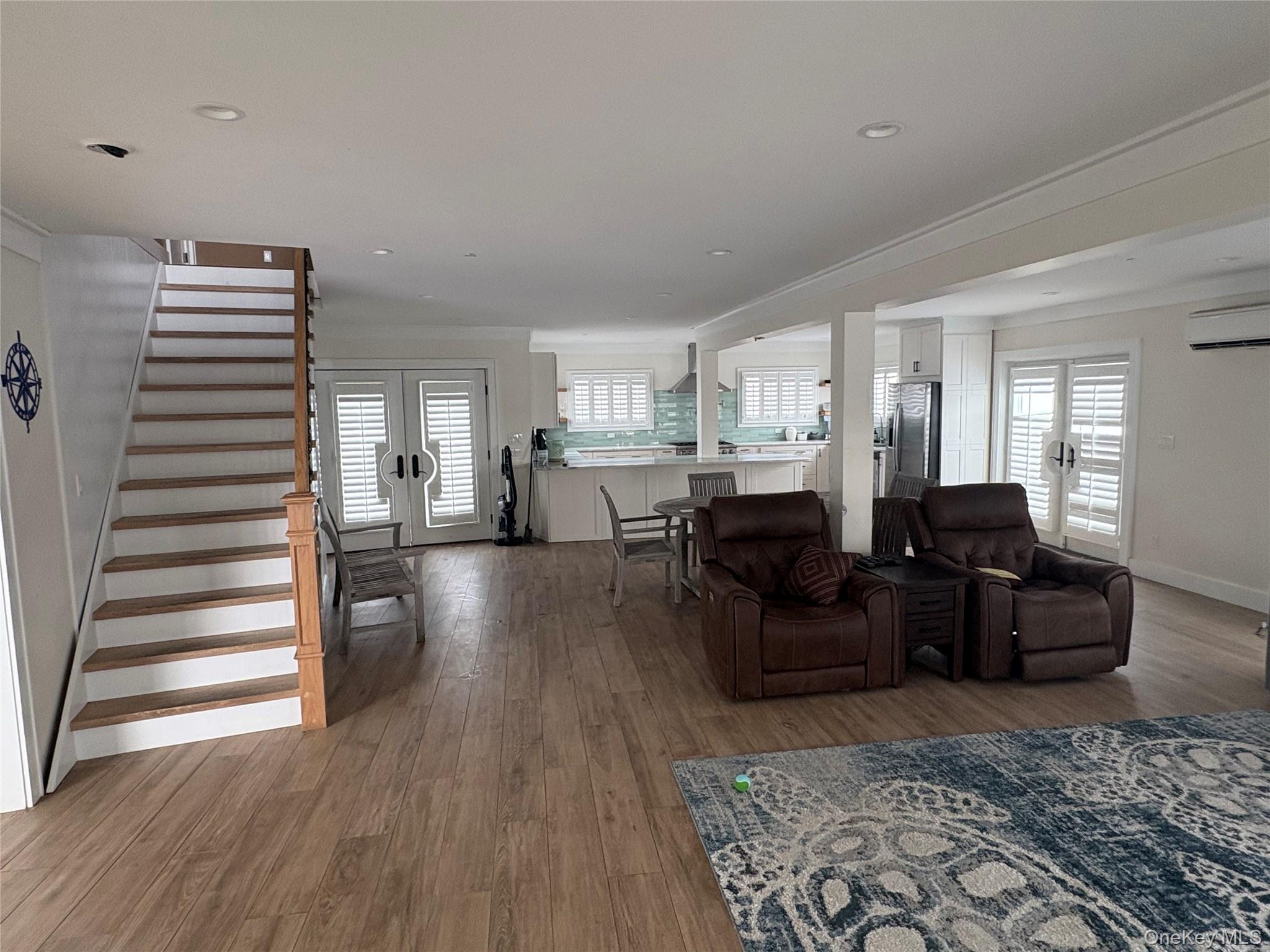 2 Bay 9th Street, West Islip, NY 11795