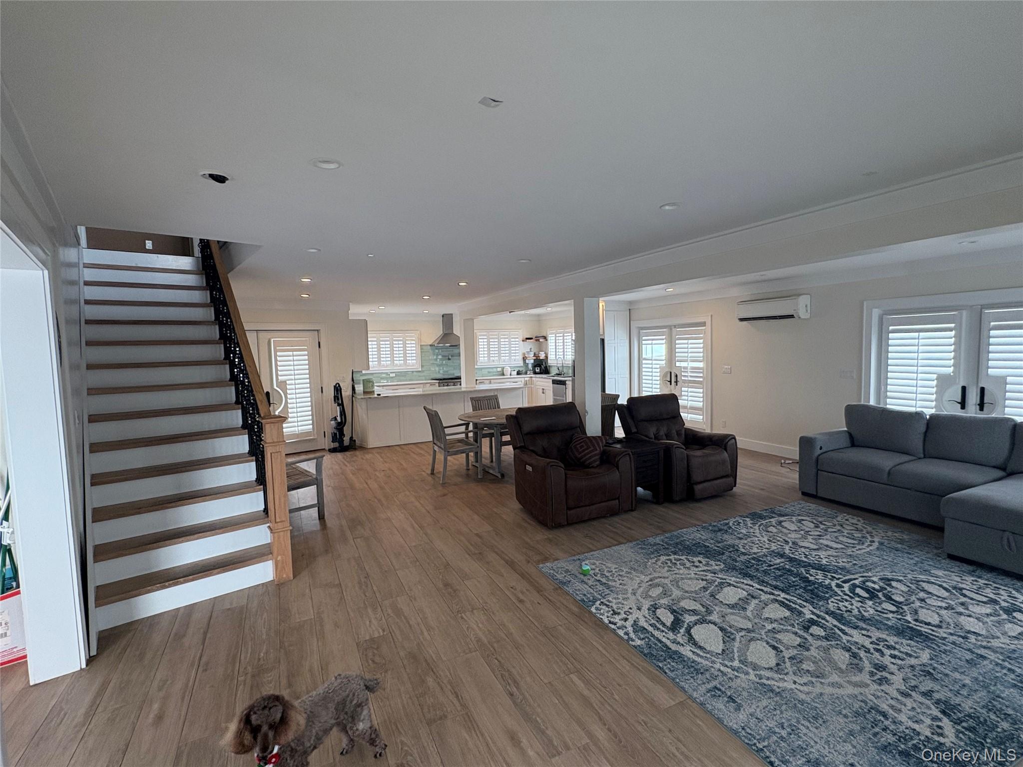 2 Bay 9th Street, West Islip, NY 11795