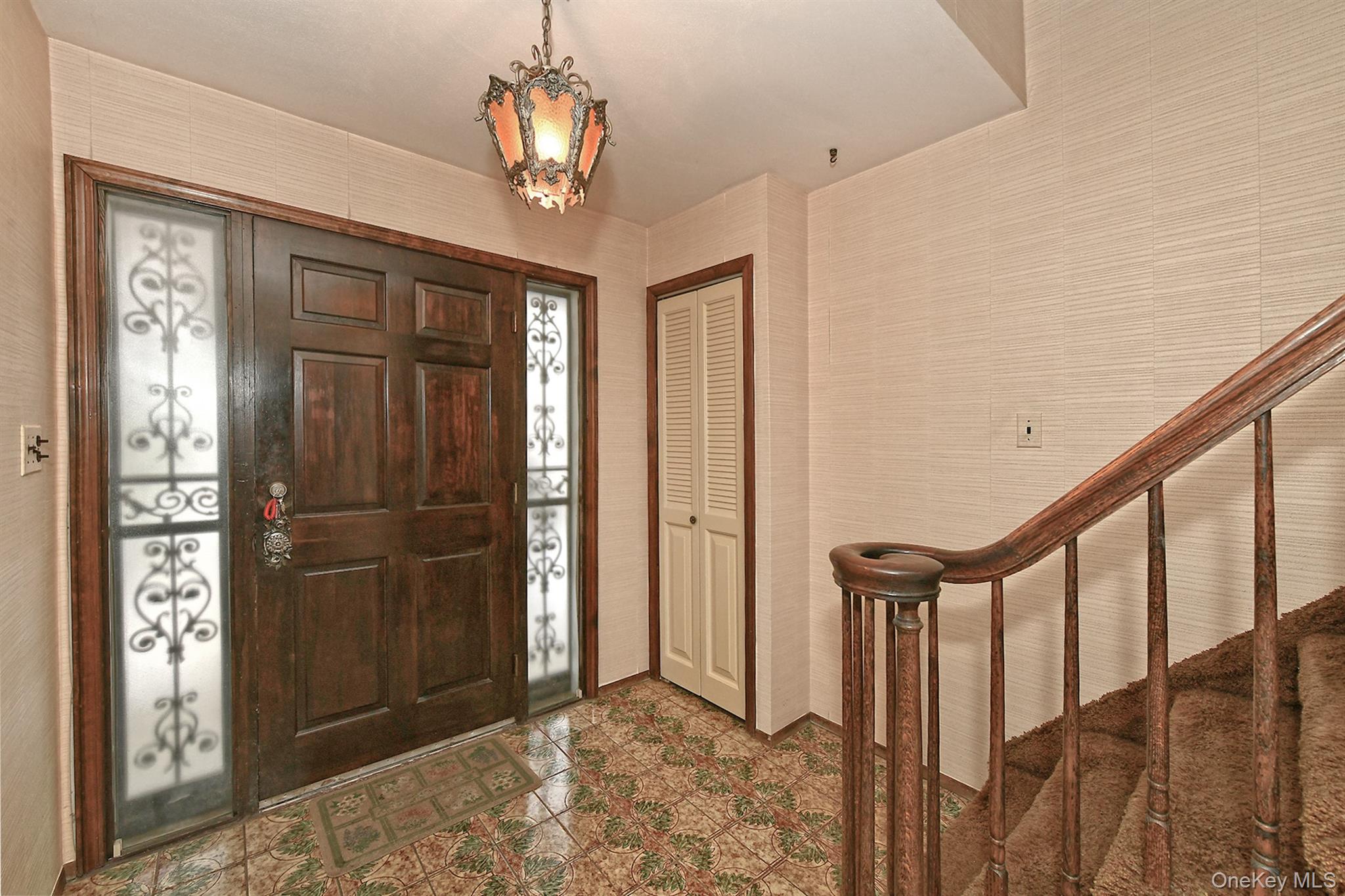 99 Oakfield Avenue, Dix Hills, NY 11746