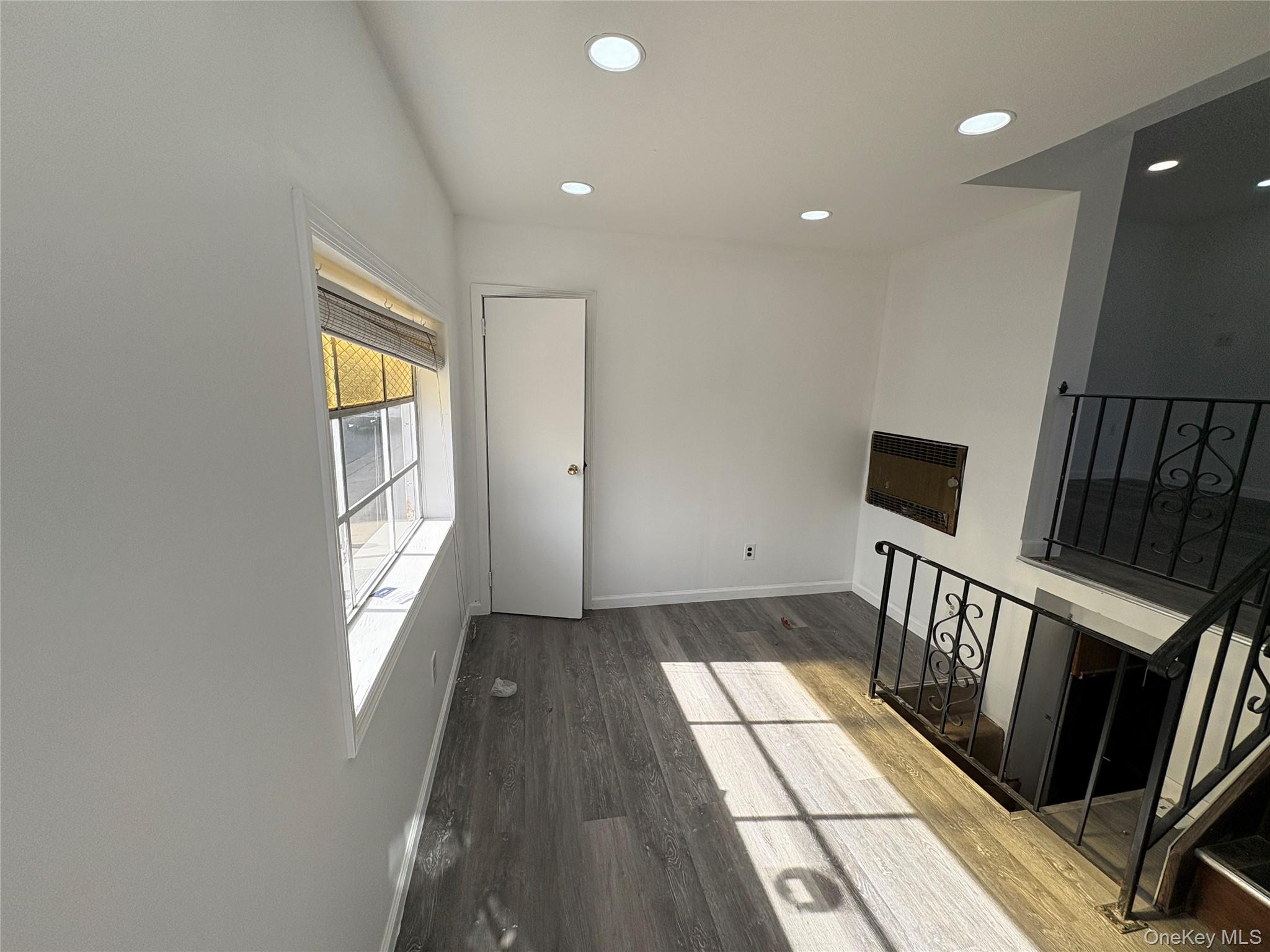 27 W Hawthorne Avenue, Valley Stream, NY 11580