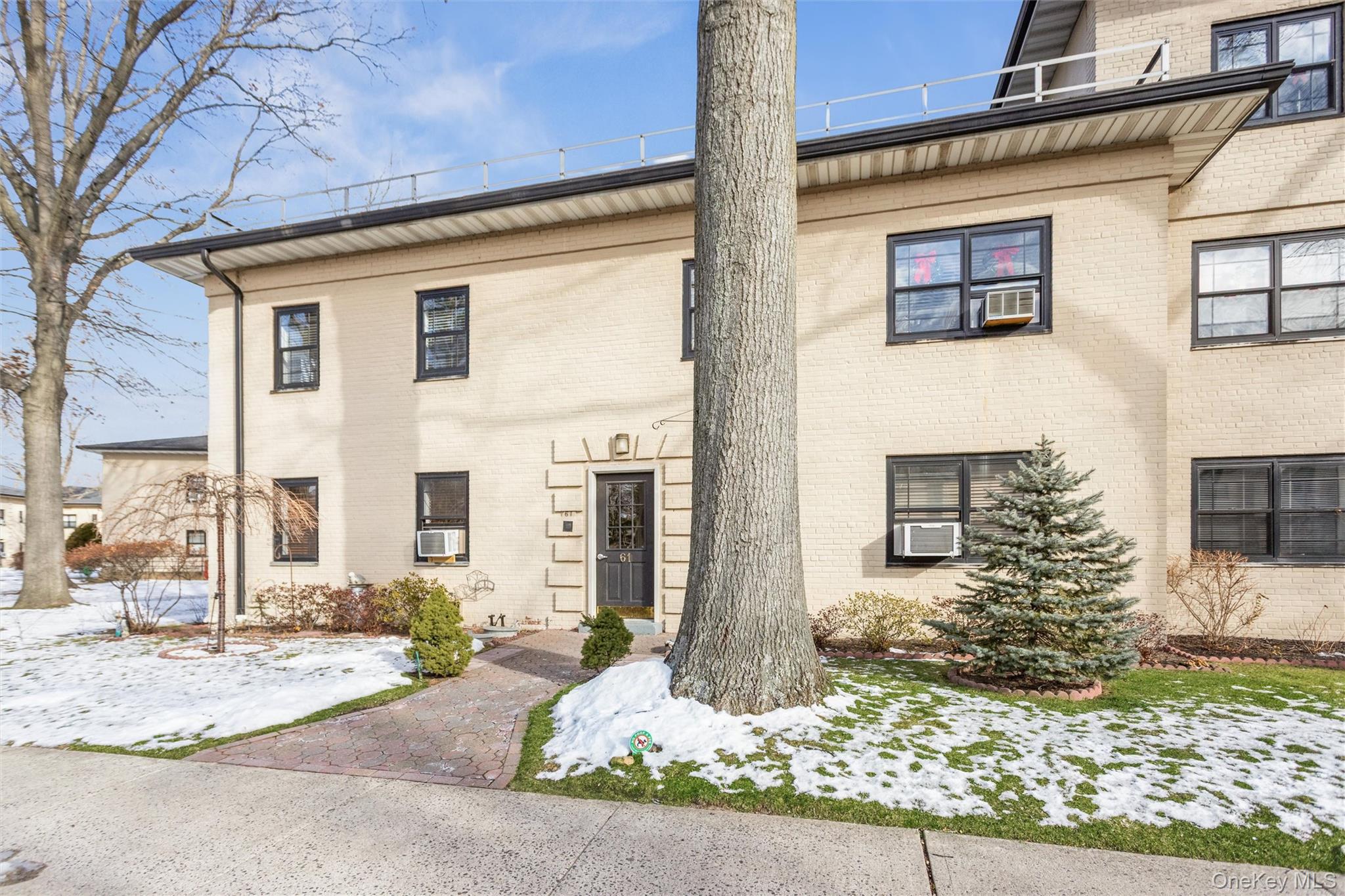 61 Manchester # A-21, Eastchester, NY 10709