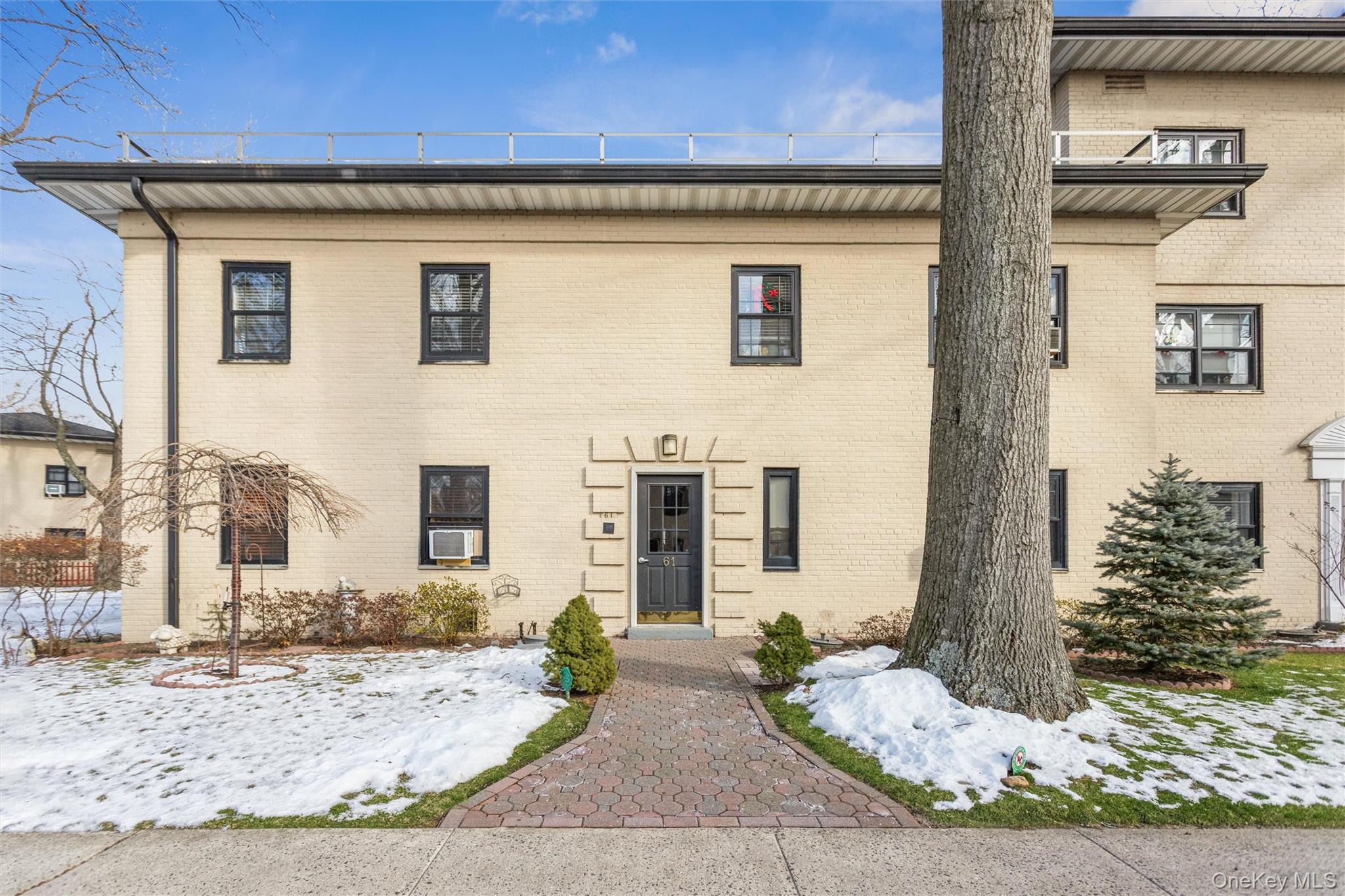 61 Manchester # A-21, Eastchester, NY 10709