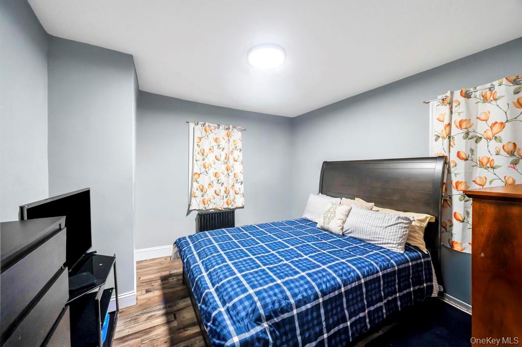 39 Andrews Avenue, Wheatley Heights, NY 11798