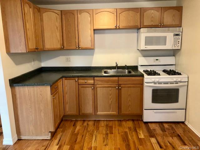 105 Burtis Street # 1, Lynbrook, NY 11563