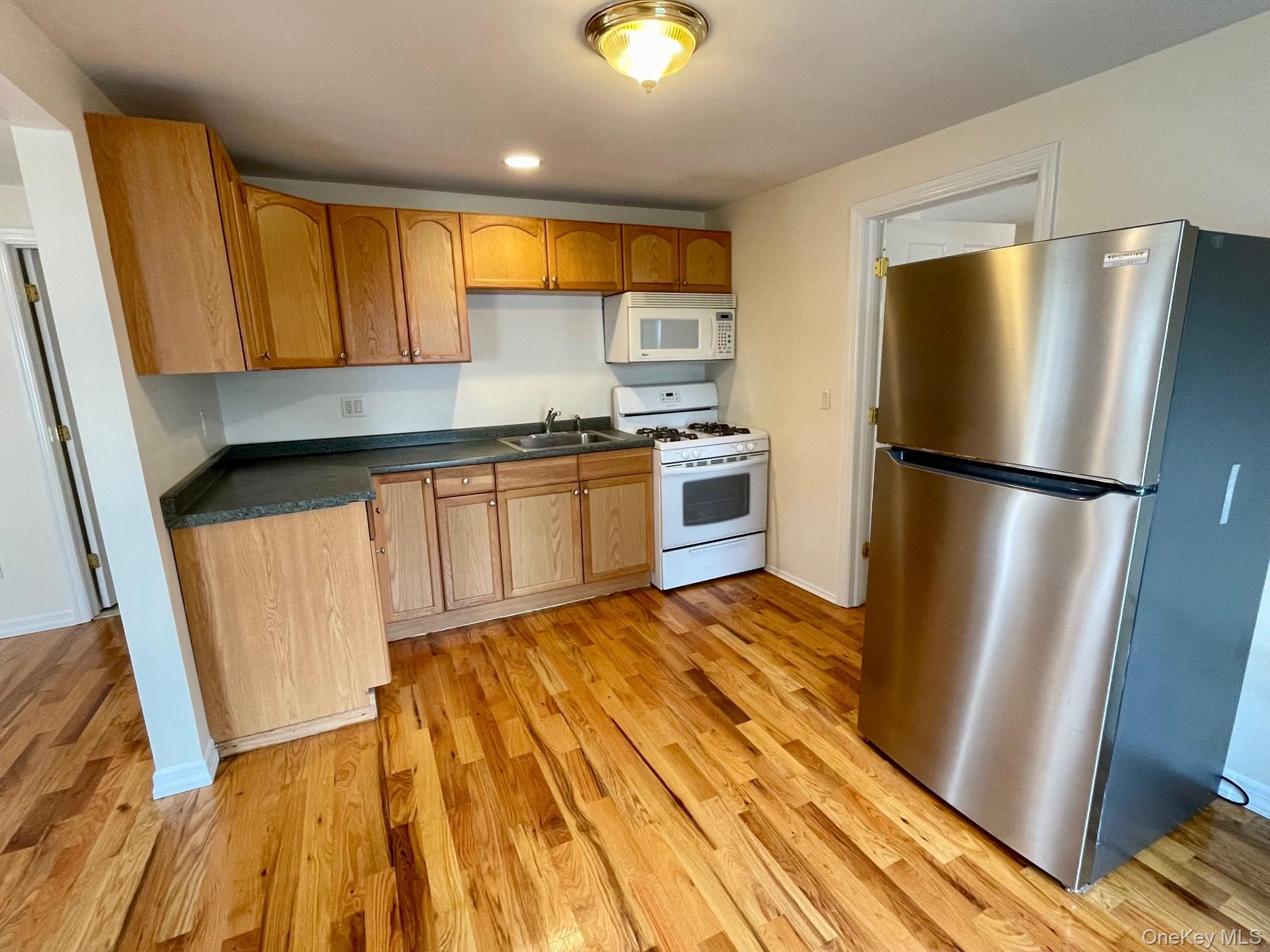 105 Burtis Street # 1, Lynbrook, NY 11563