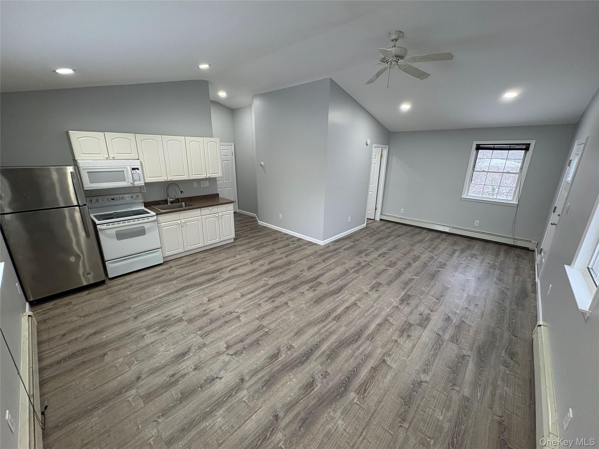 10 Matsunaye Drive, Medford, NY 11763