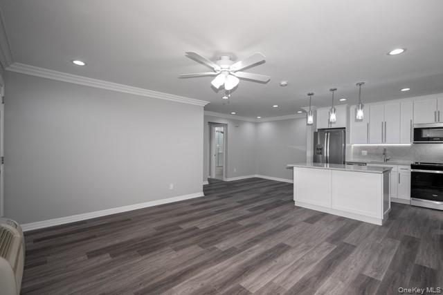 23 Weaver Drive # 08-1B, Massapequa, NY 11758