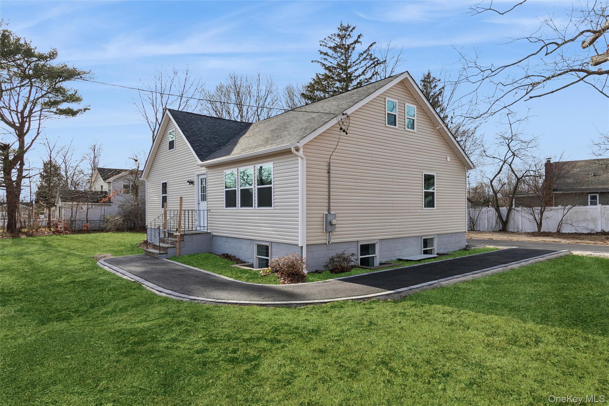 232 Berkshire Drive, Farmingville, NY 11738