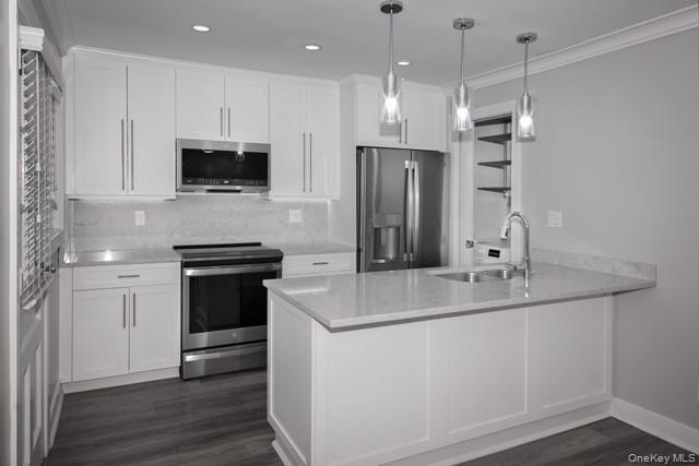 23 Weaver Drive # 13-8O, Massapequa, NY 11758