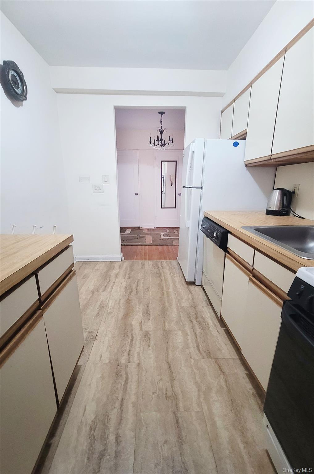 99-63 66Ave # C5, Rego Park, NY 11374