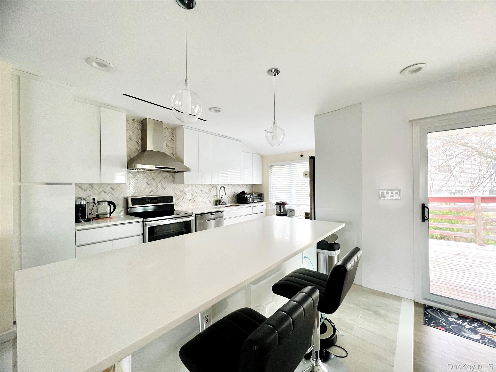 66 Smith Street, Glen Cove, NY 11542