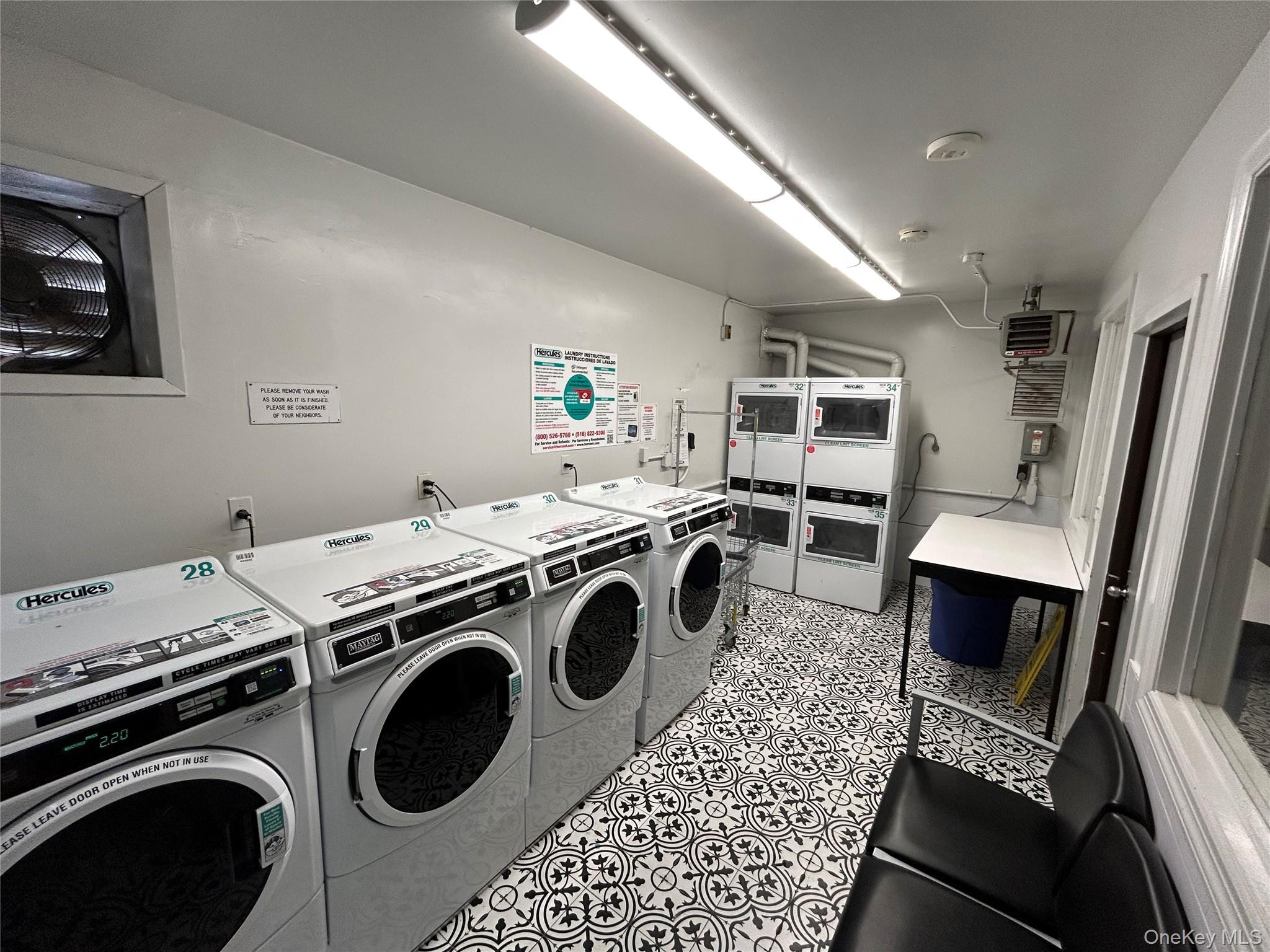 240 Lowndes Avenue # 117G, Huntington Station, NY 11746