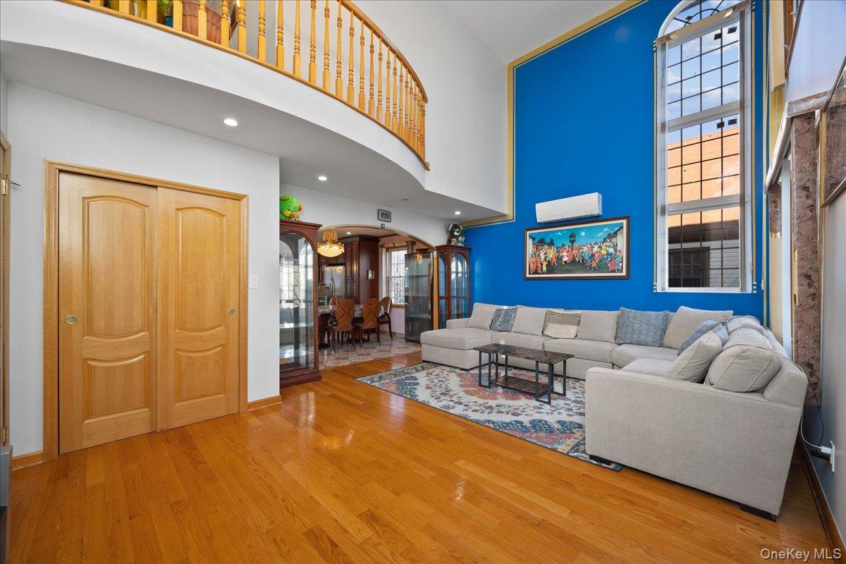 8132 265th Street, Glen Oaks, NY 11004