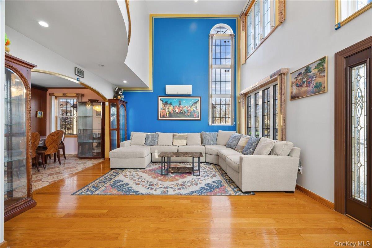 8132 265th Street, Glen Oaks, NY 11004