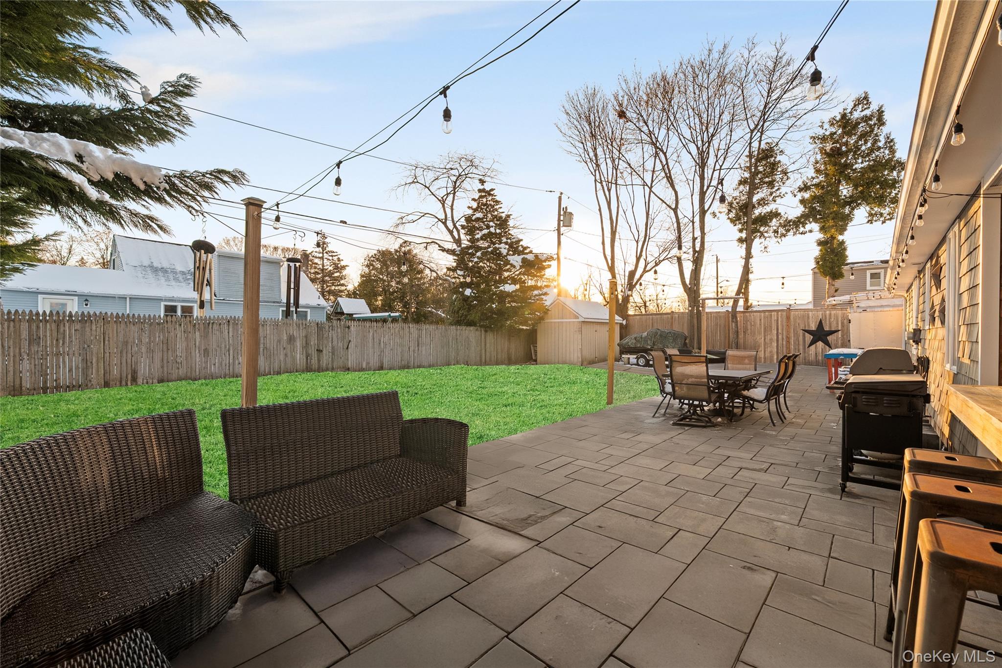 60 Pickwick Lane, North Babylon, NY 11703