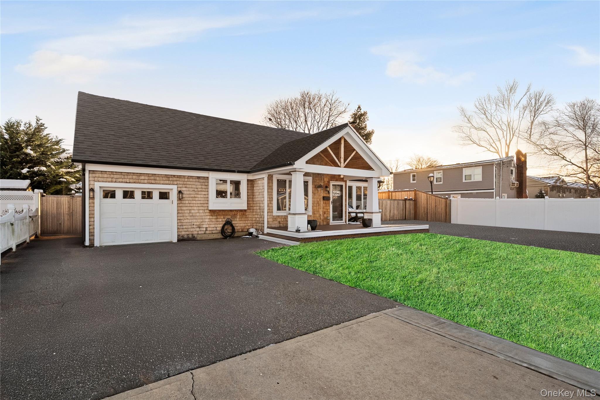 60 Pickwick Lane, North Babylon, NY 11703