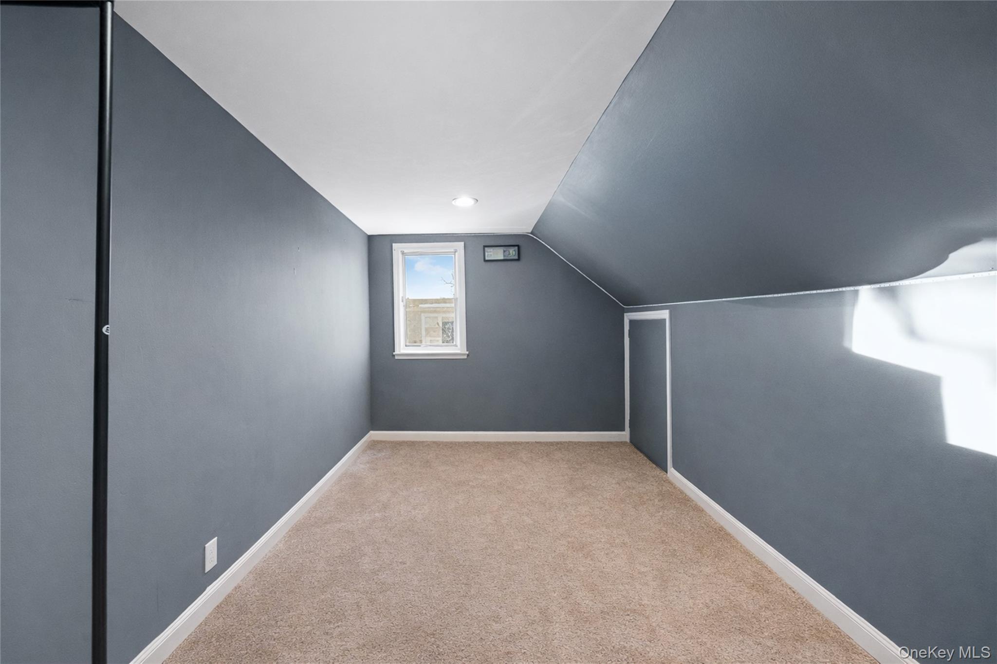 60 Pickwick Lane, North Babylon, NY 11703