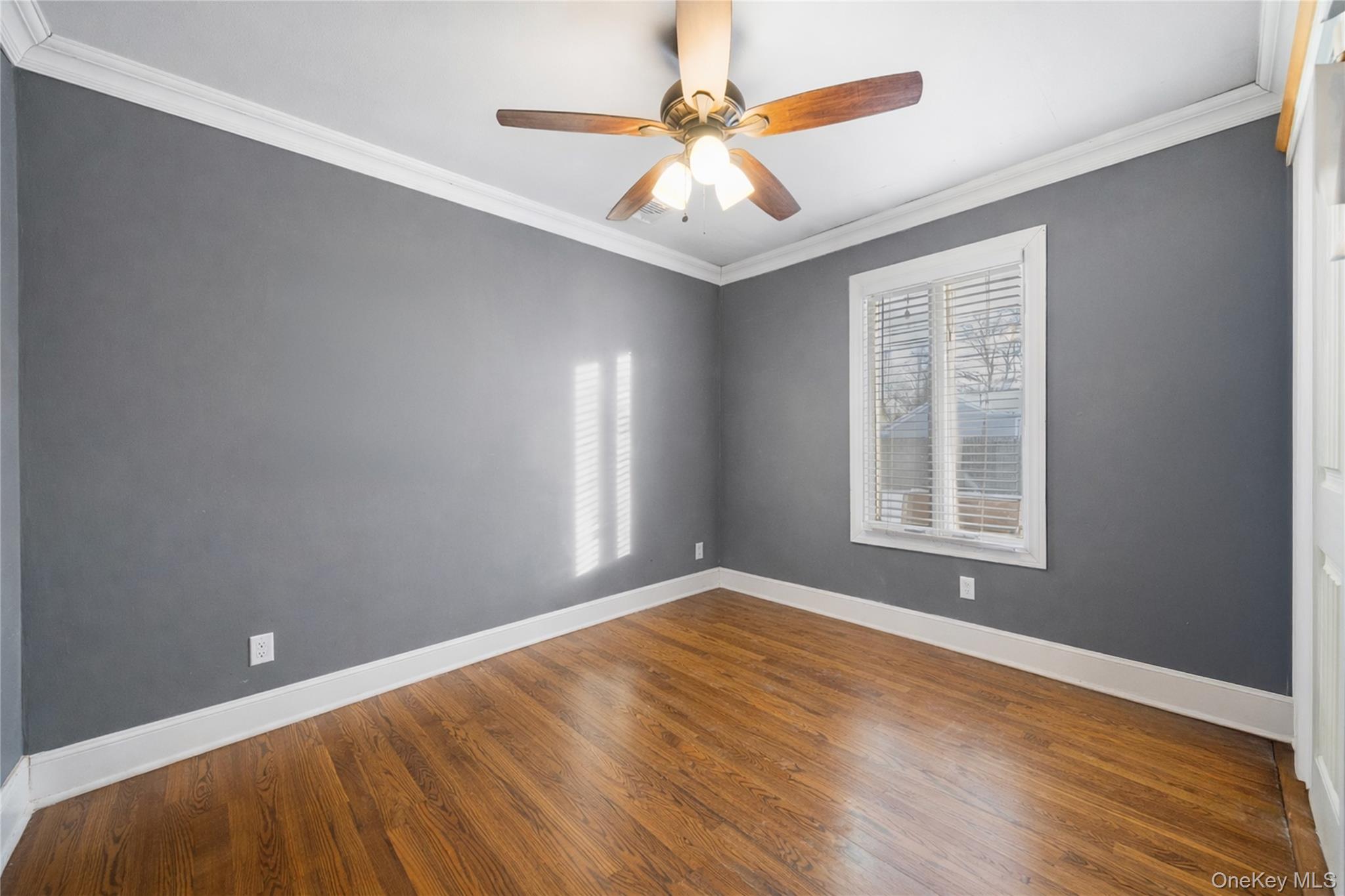 60 Pickwick Lane, North Babylon, NY 11703