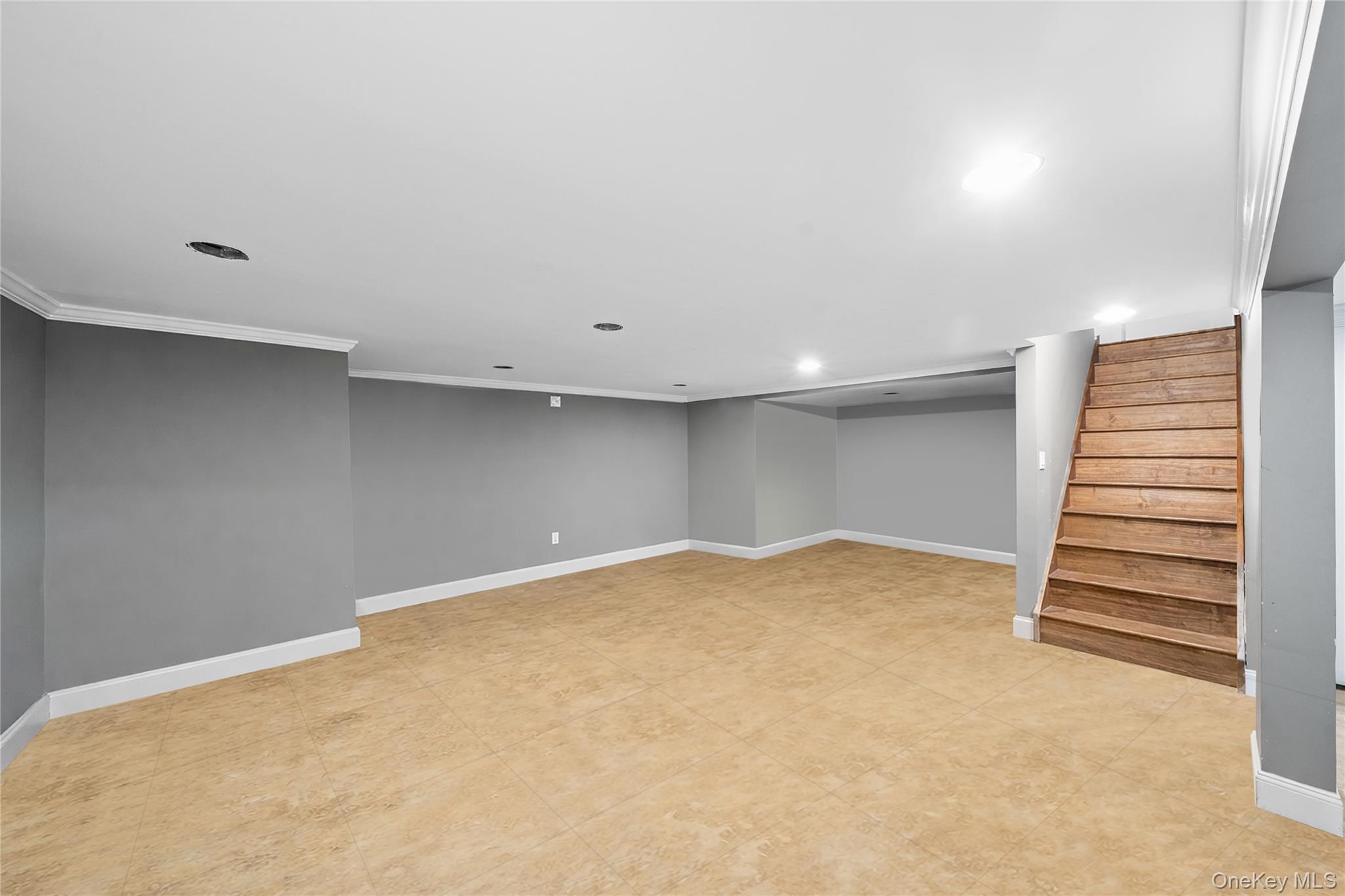 60 Pickwick Lane, North Babylon, NY 11703