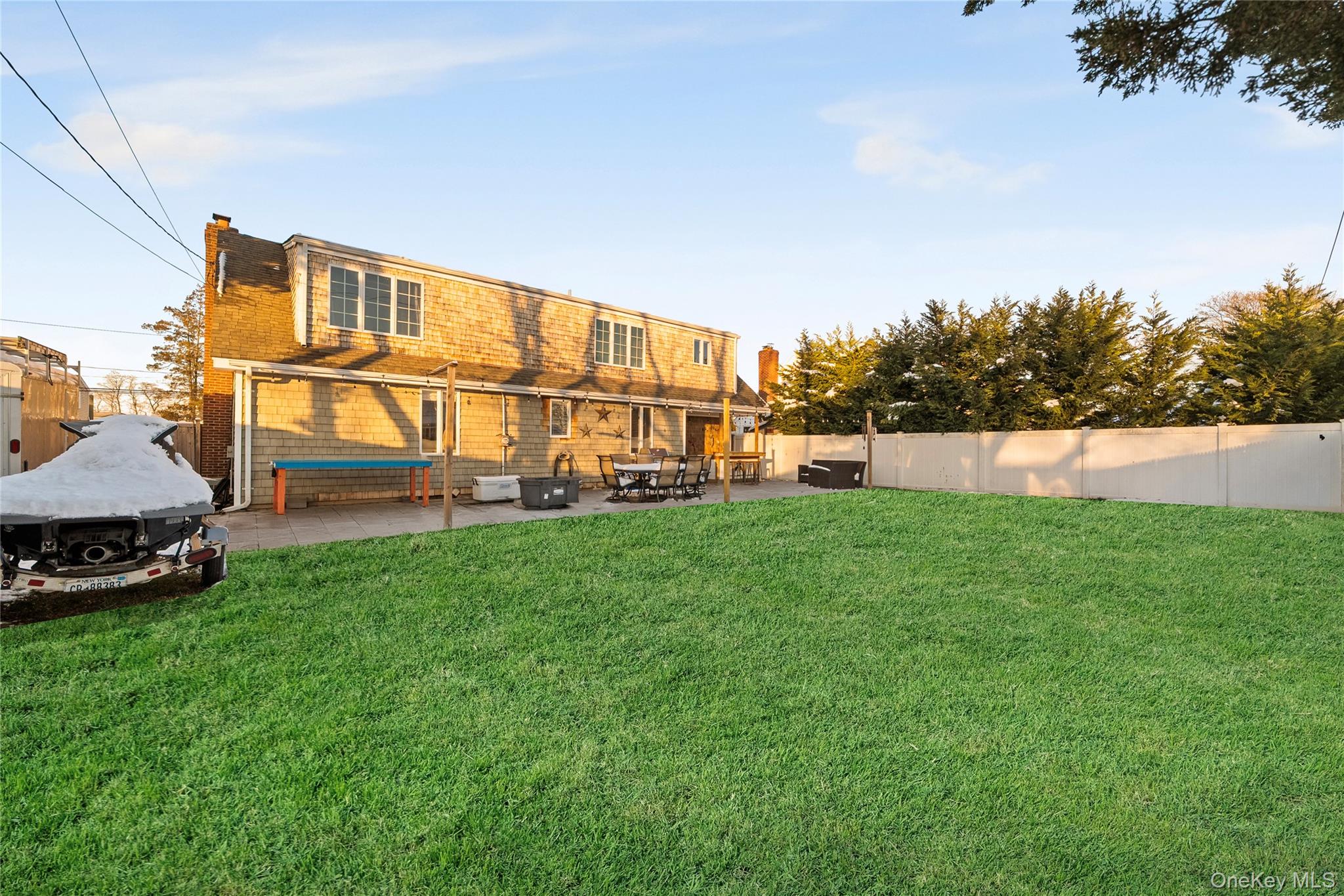 60 Pickwick Lane, North Babylon, NY 11703