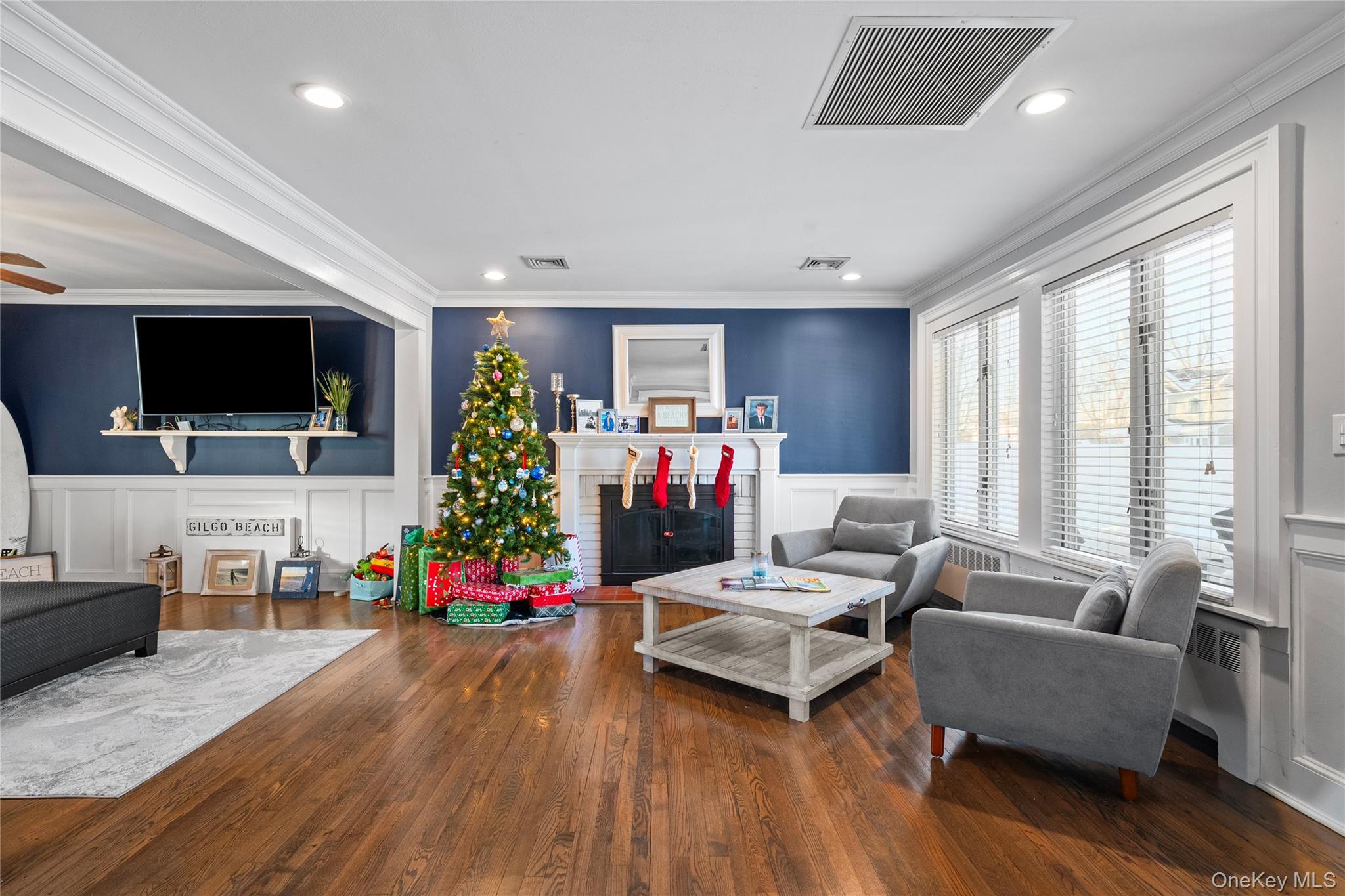 60 Pickwick Lane, North Babylon, NY 11703