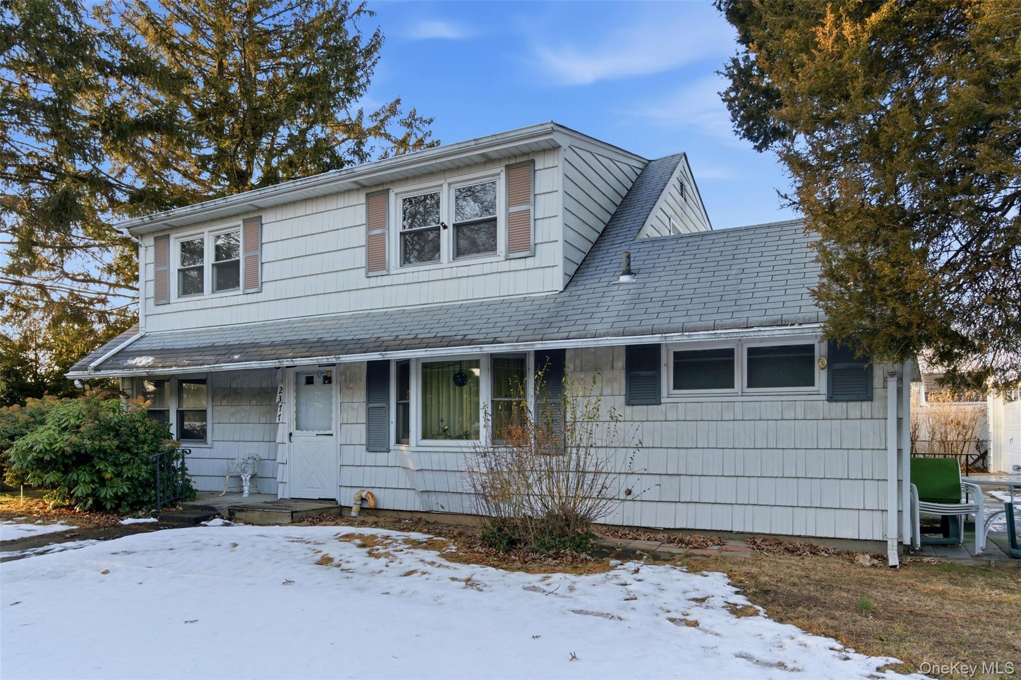 2377 Stewart Avenue, Westbury, NY 11590