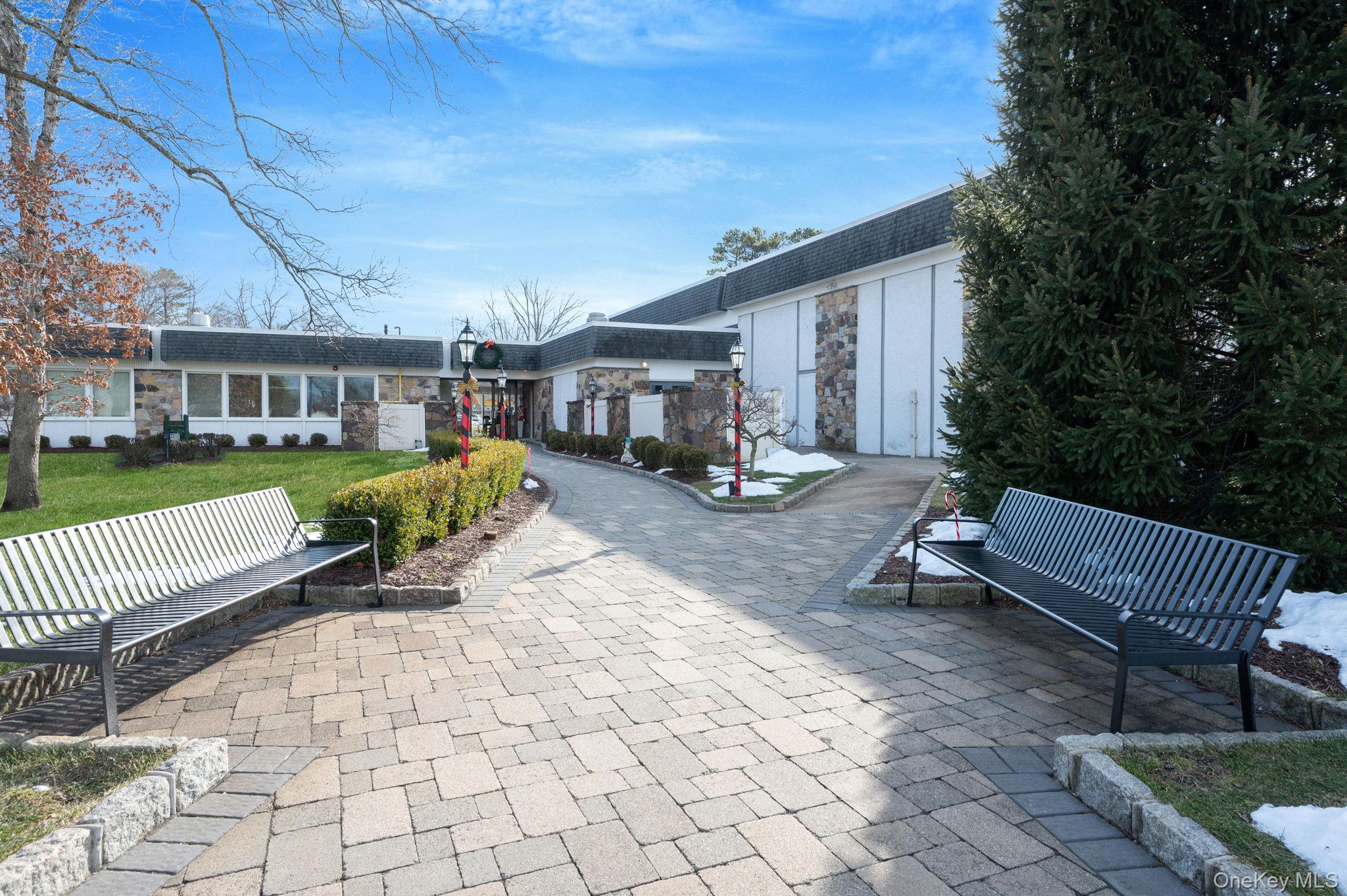 423 Woodbridge Drive # B, Ridge, NY 11961