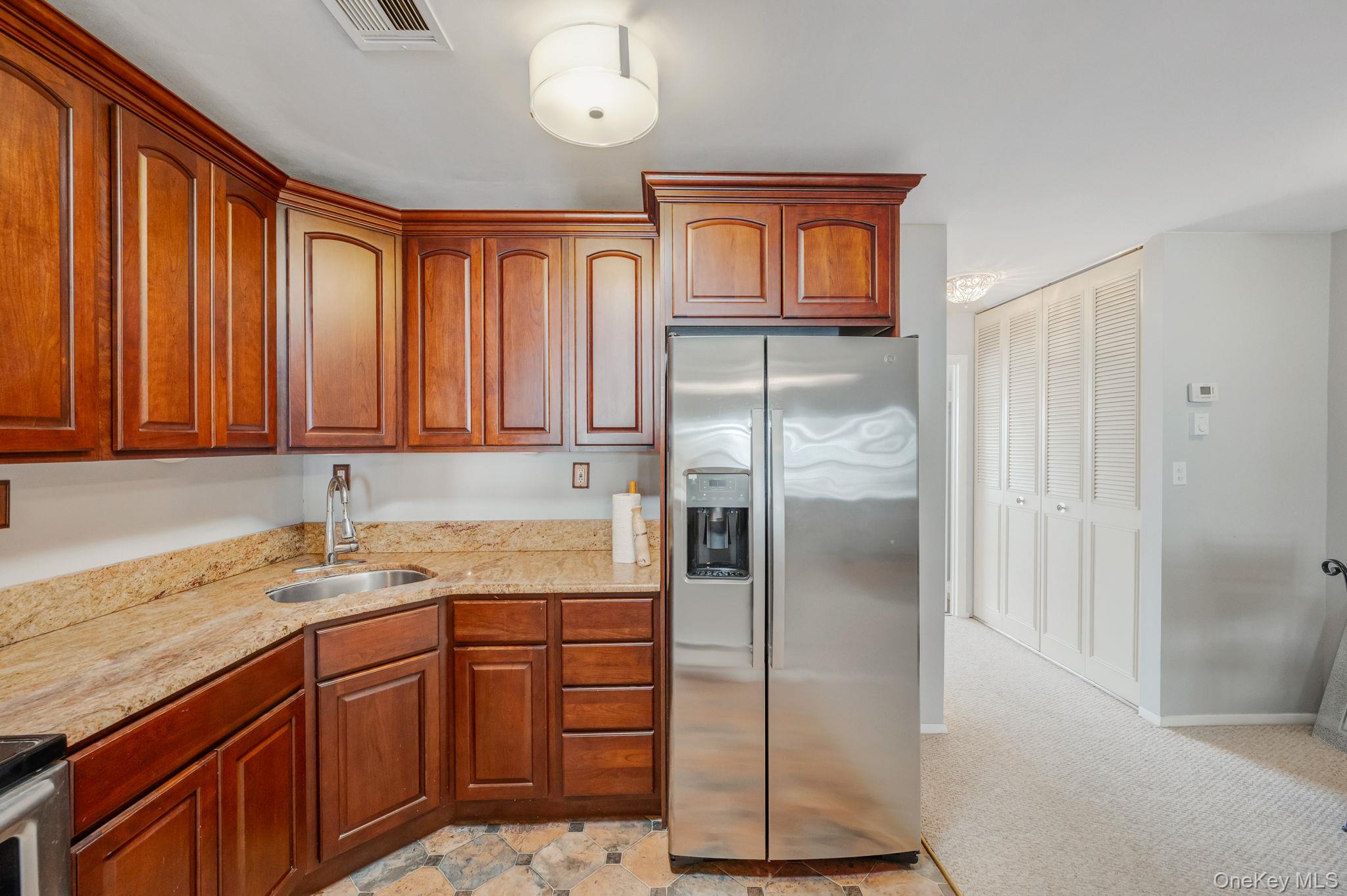 423 Woodbridge Drive # B, Ridge, NY 11961