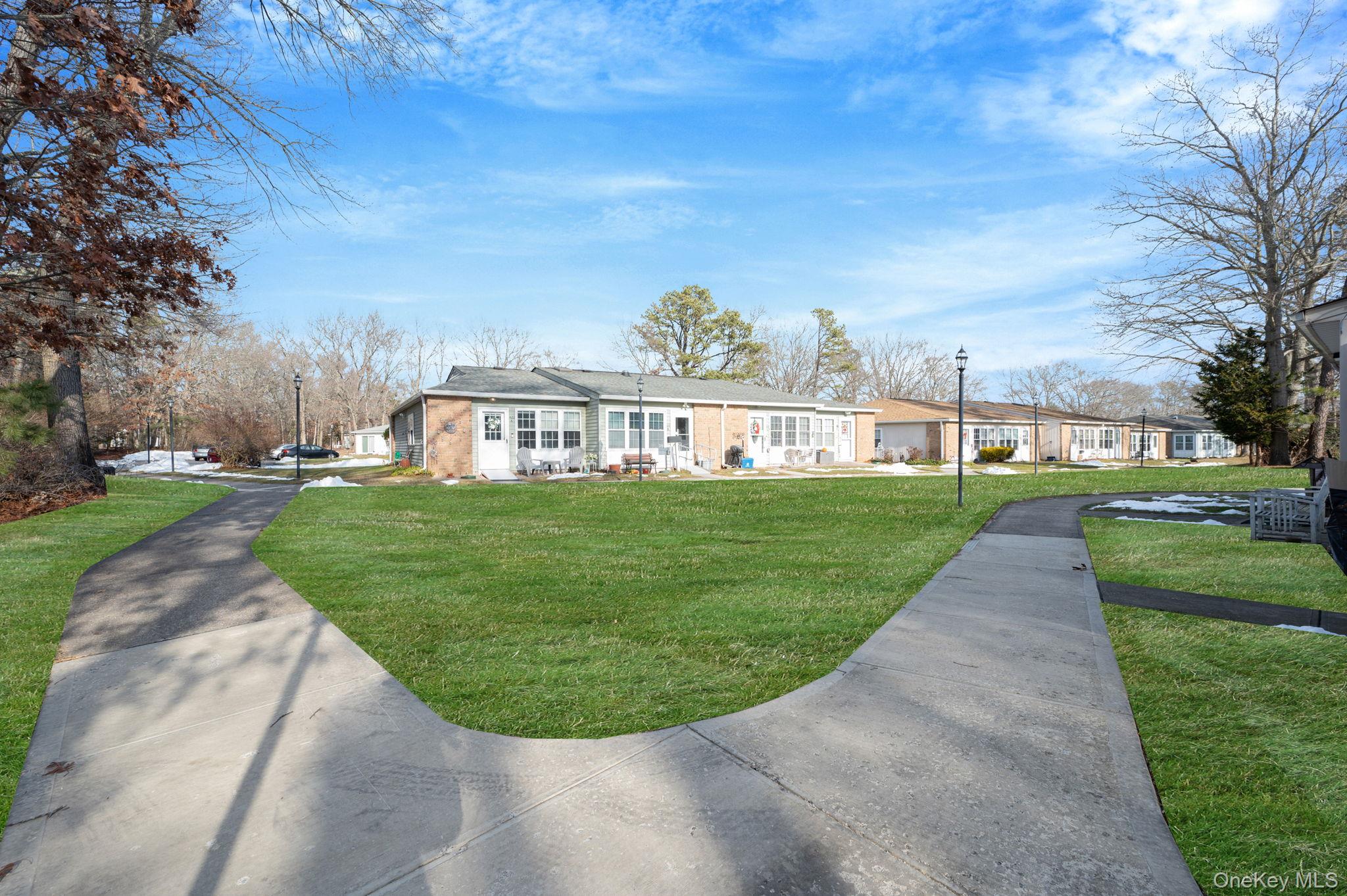 423 Woodbridge Drive # B, Ridge, NY 11961