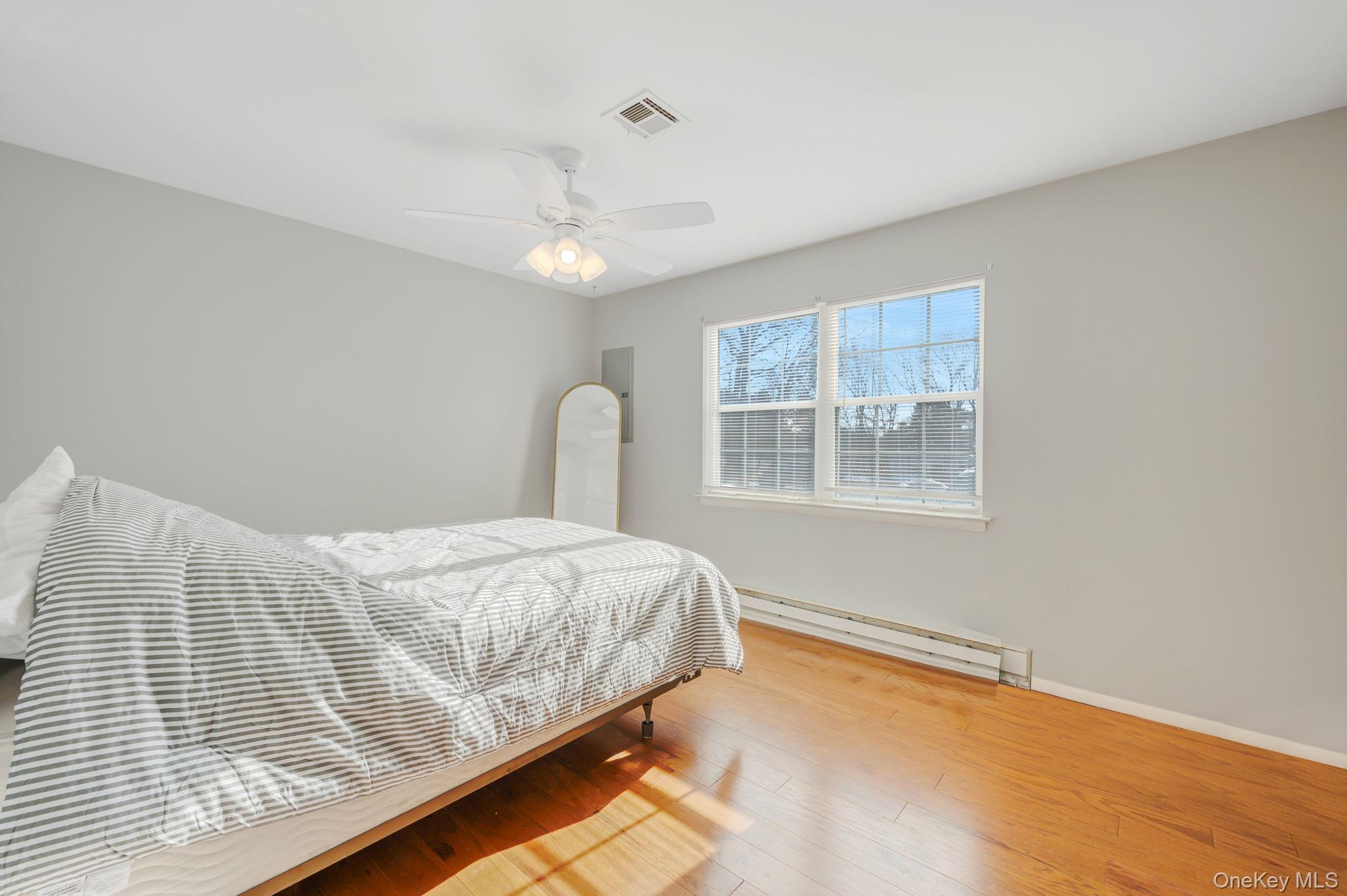 423 Woodbridge Drive # B, Ridge, NY 11961